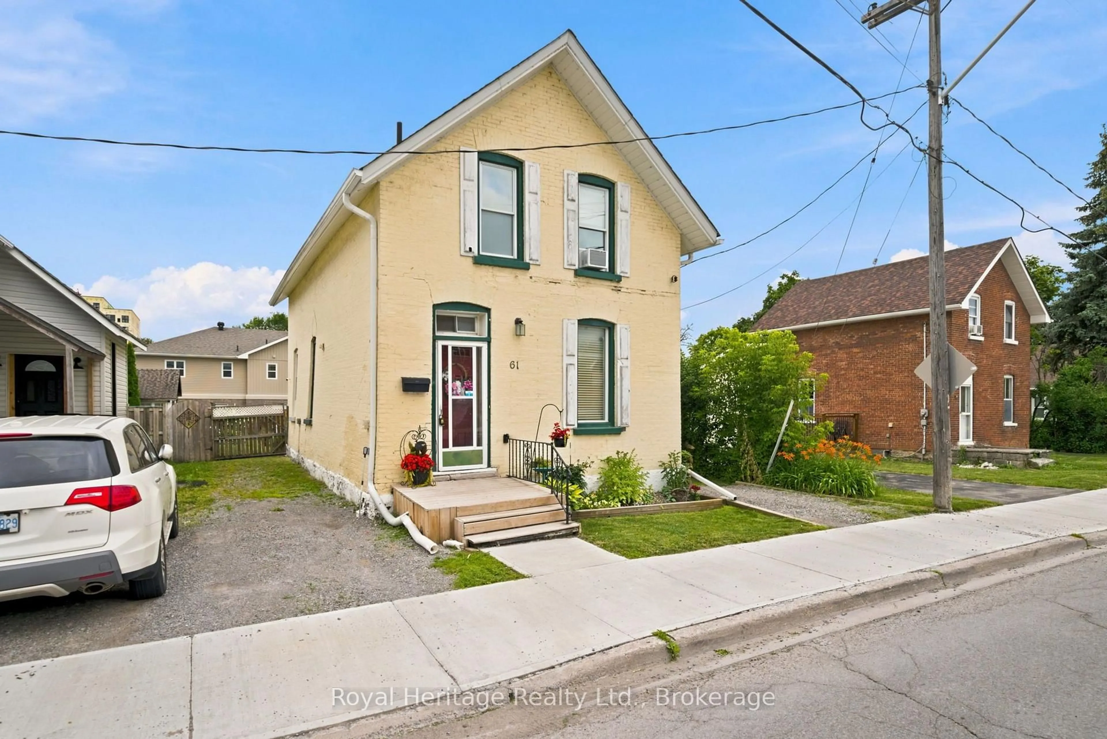 Home with brick exterior material, street for 61 Lindsay St, Kawartha Lakes Ontario K9V 1T6
