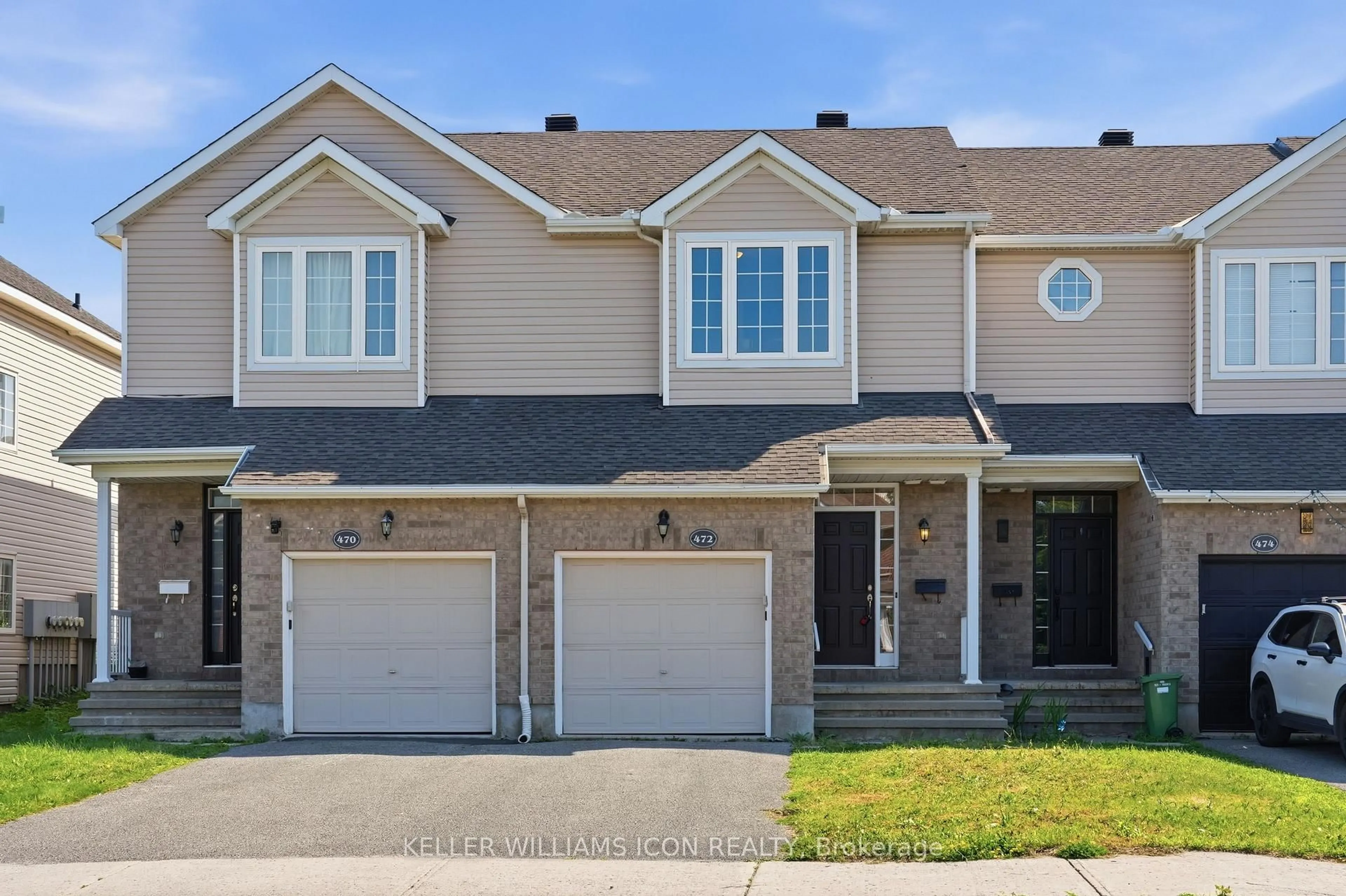 Home with vinyl exterior material, street for 472 Claridge Dr, Ottawa Ontario K2J 5H6