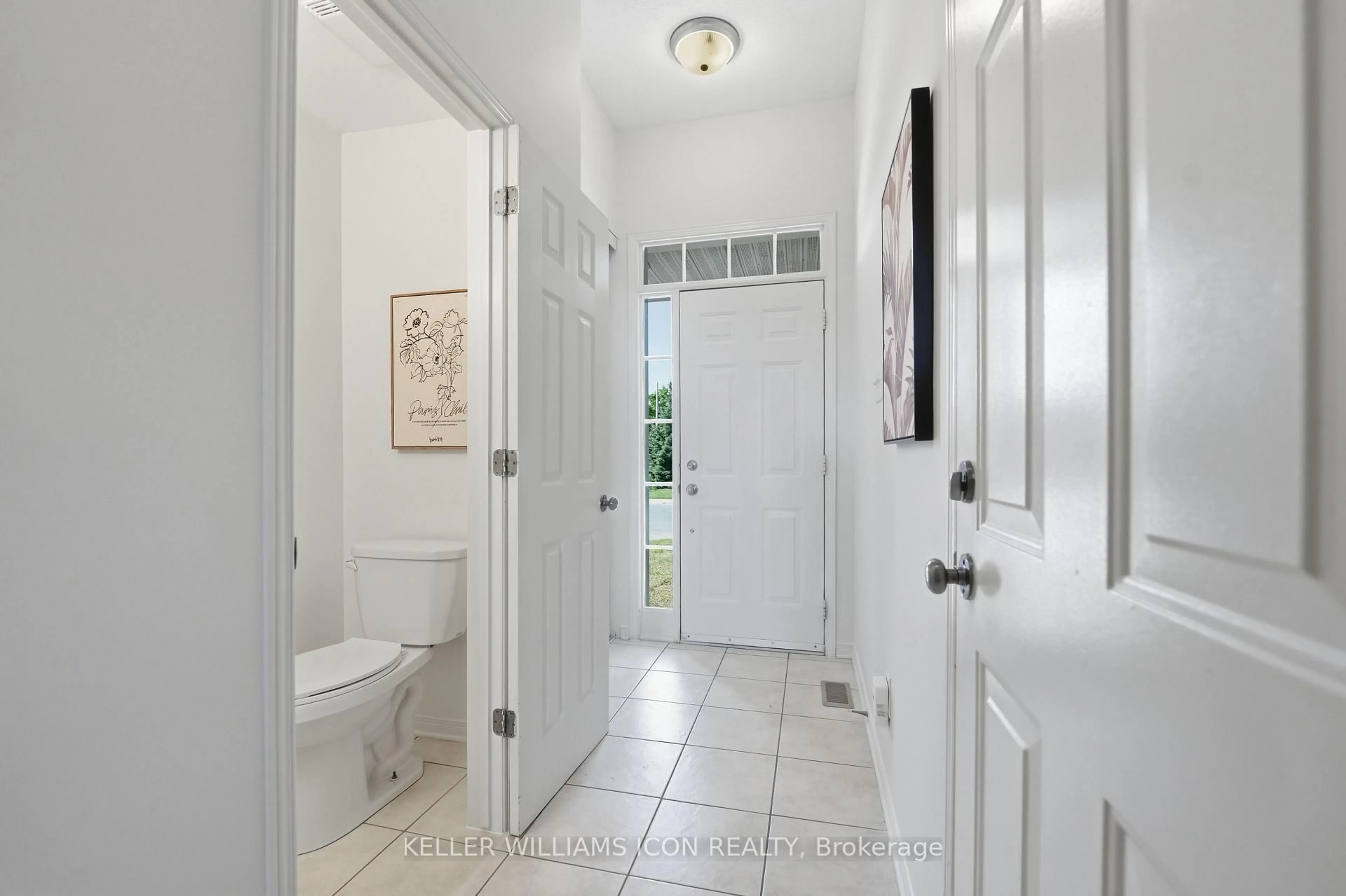 Indoor entryway for 472 Claridge Dr, Ottawa Ontario K2J 5H6