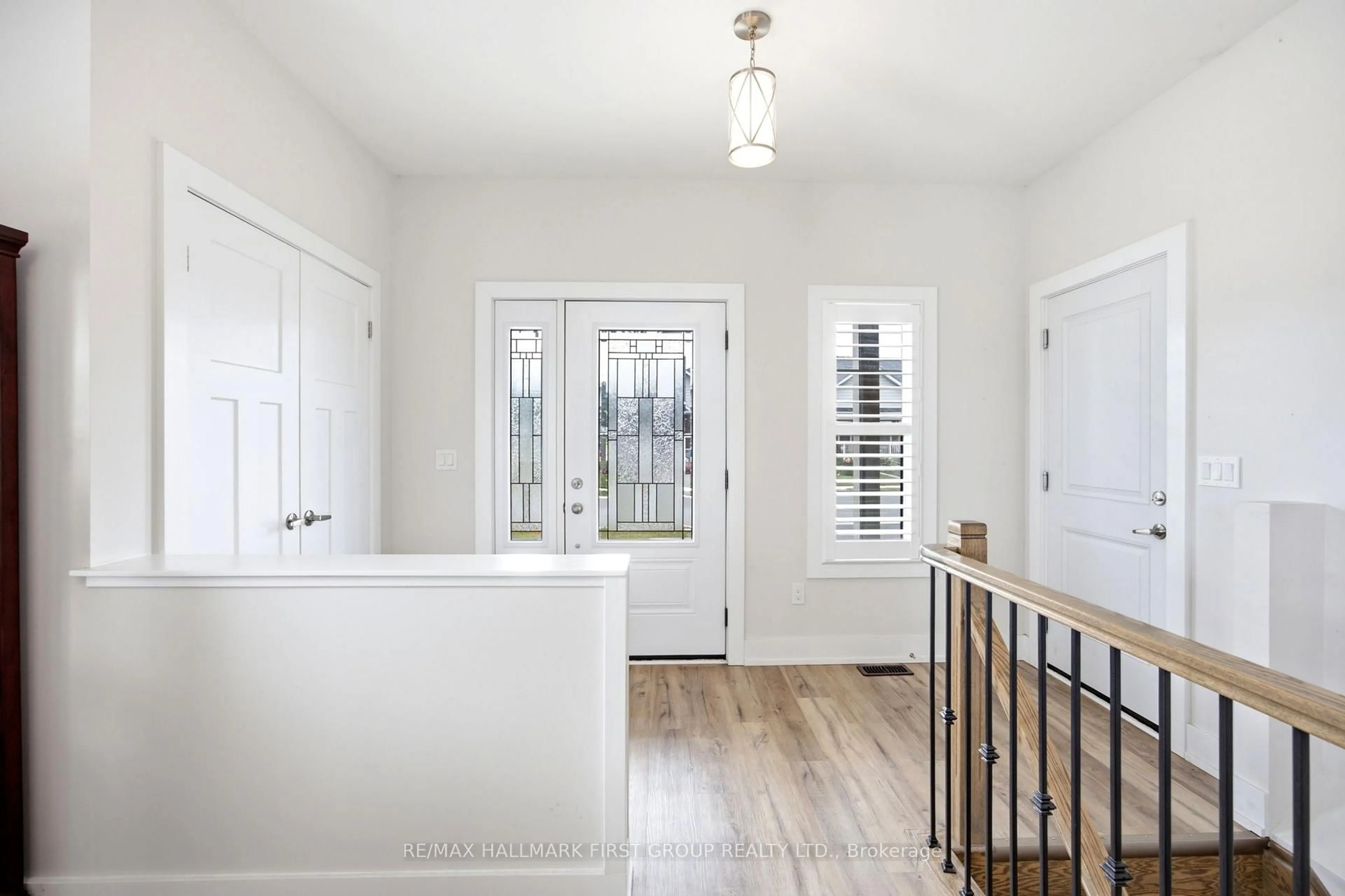 Indoor entryway for 2 Braeburn St, Brighton Ontario K0K 1H0