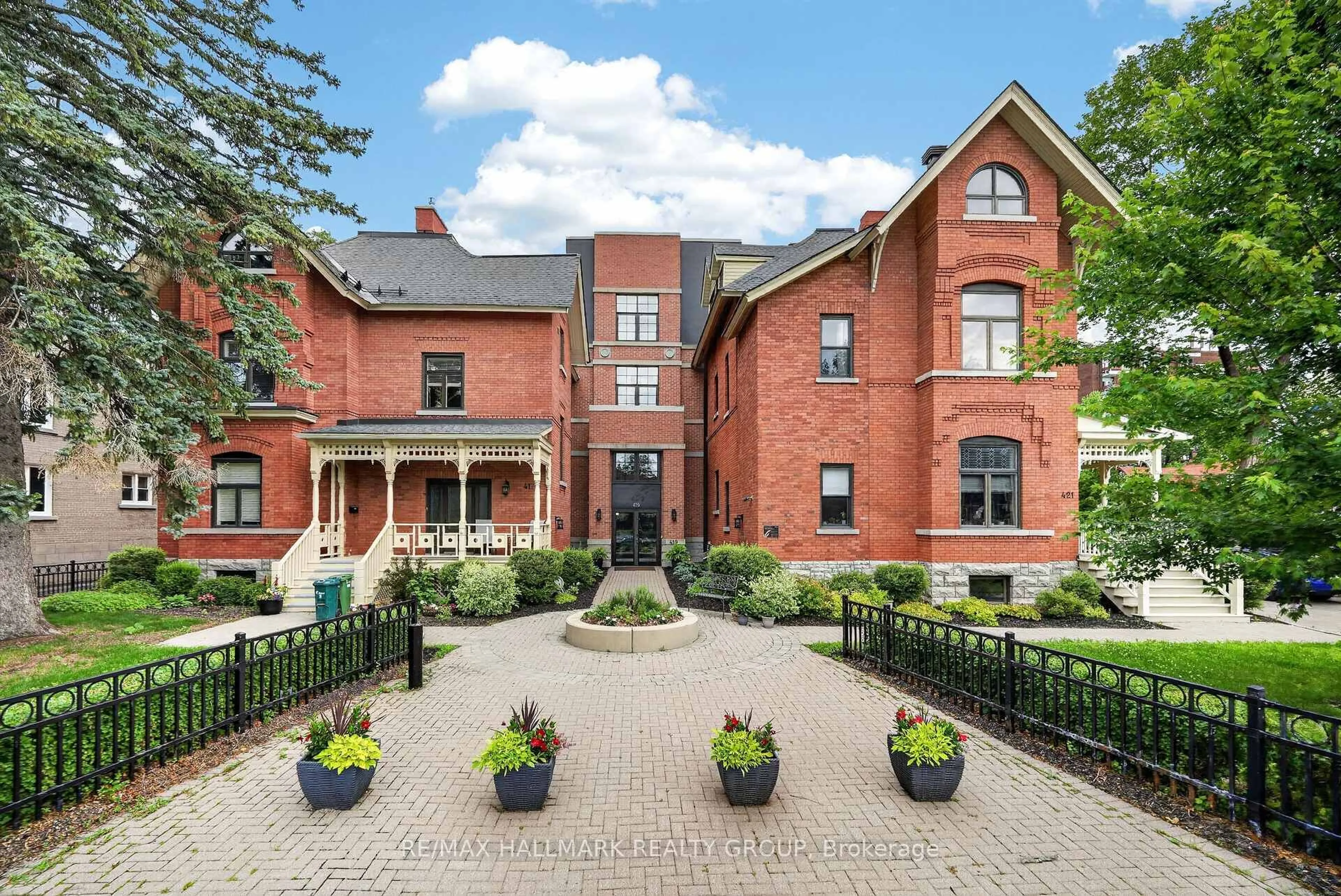 Home with brick exterior material, street for 419 Laurier Ave #101, Ottawa Ontario K1N 6R4