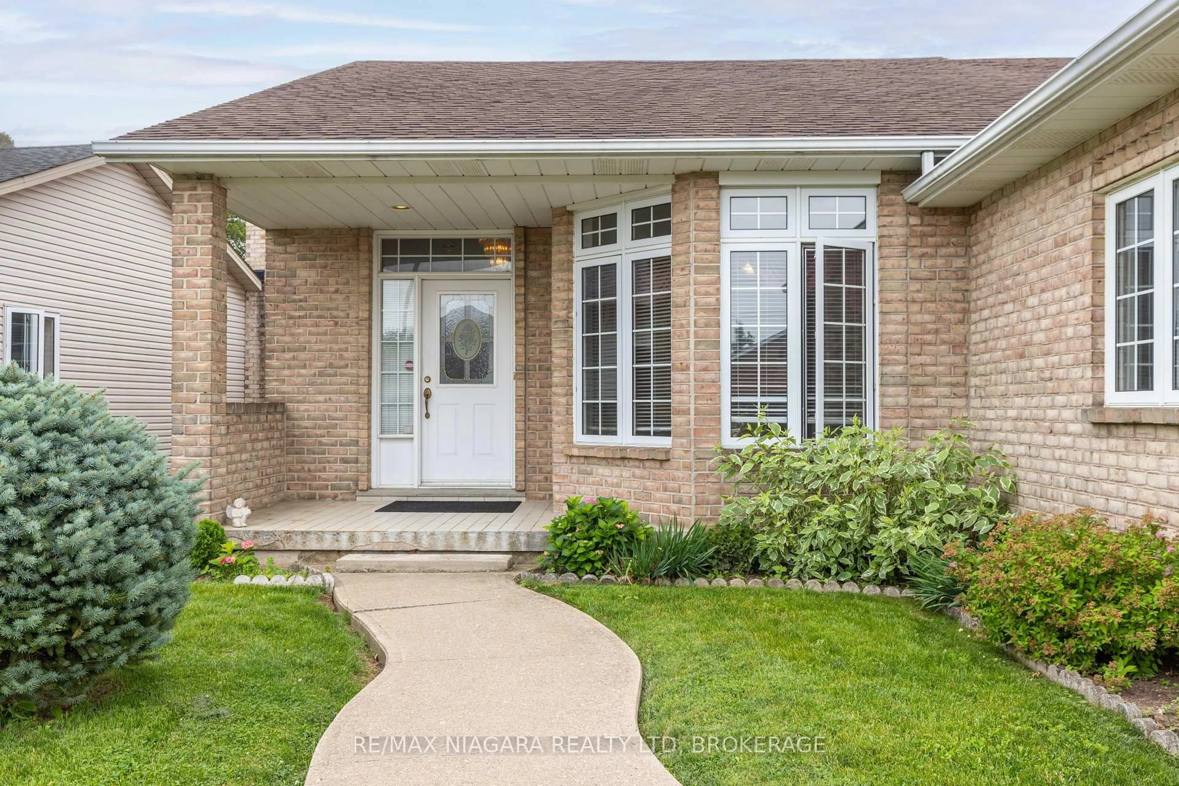 Home with brick exterior material, street for 8034 Pinellas Park Dr, Niagara Falls Ontario L2H 3B2