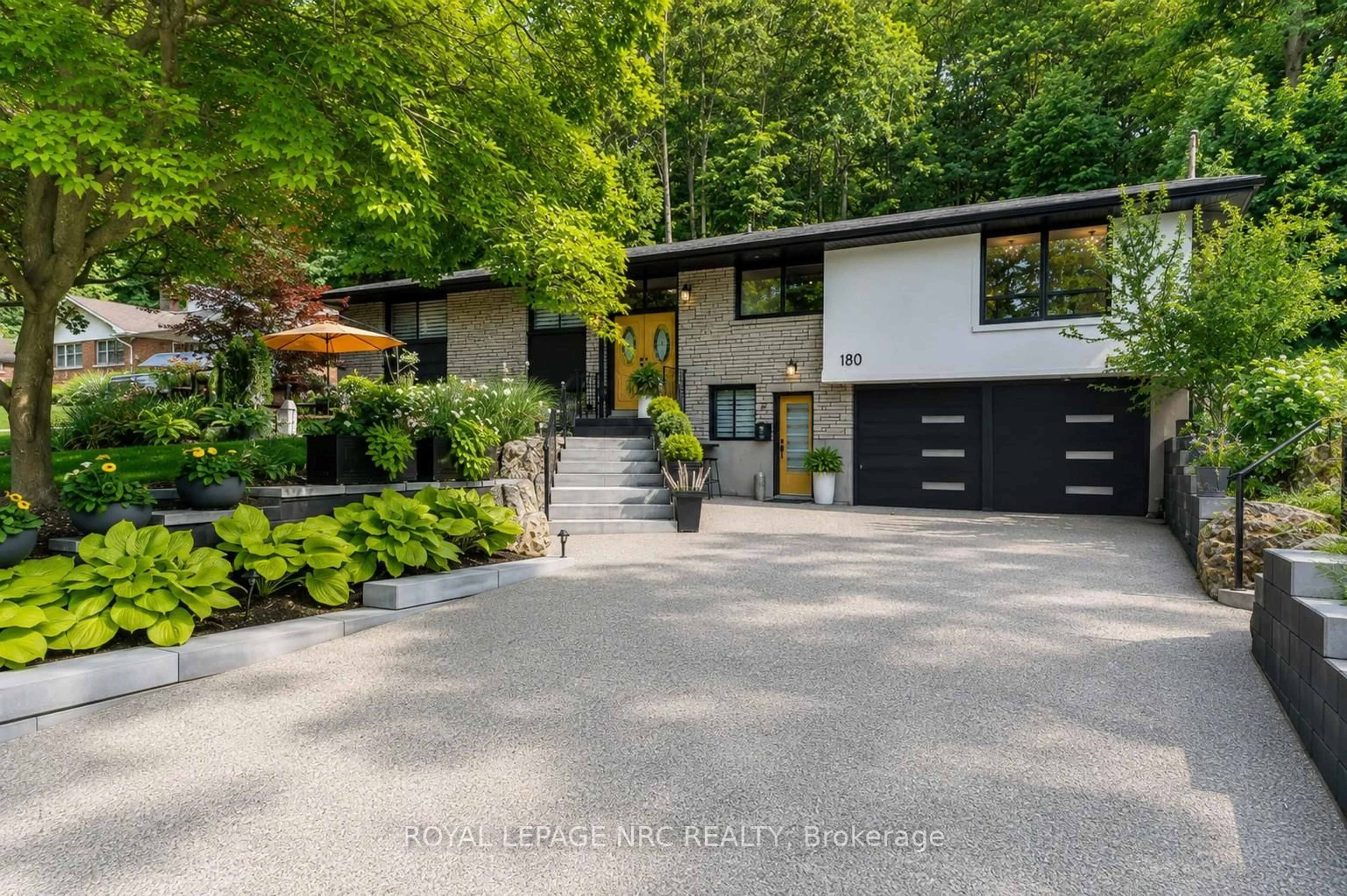 Unknown for 180 Woodside Dr, St. Catharines Ontario L2T 1X6