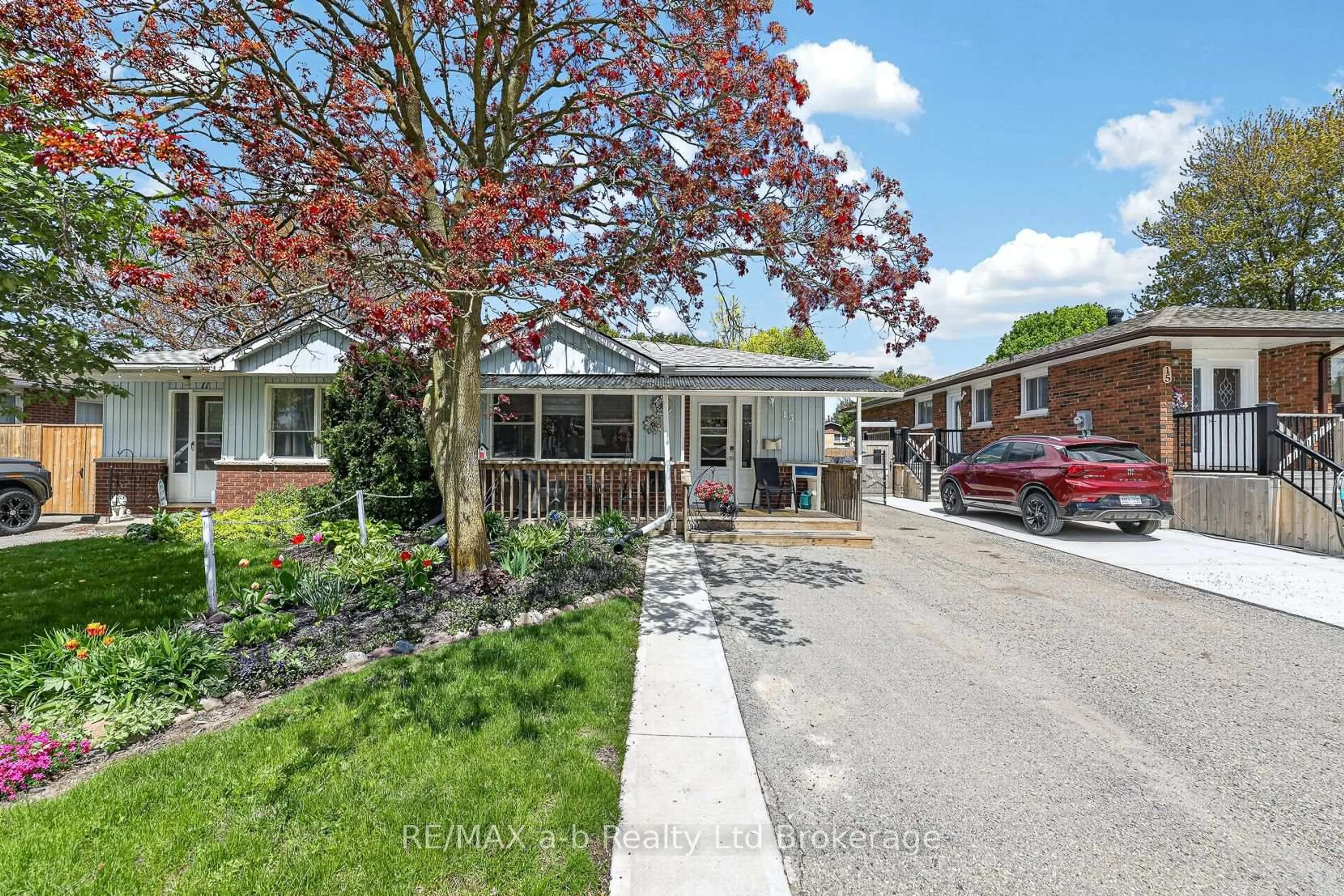 A pic from outside/outdoor area/front of a property/back of a property/a pic from drone, street for 13 Witty Ave, Ingersoll Ontario N5C 3N9