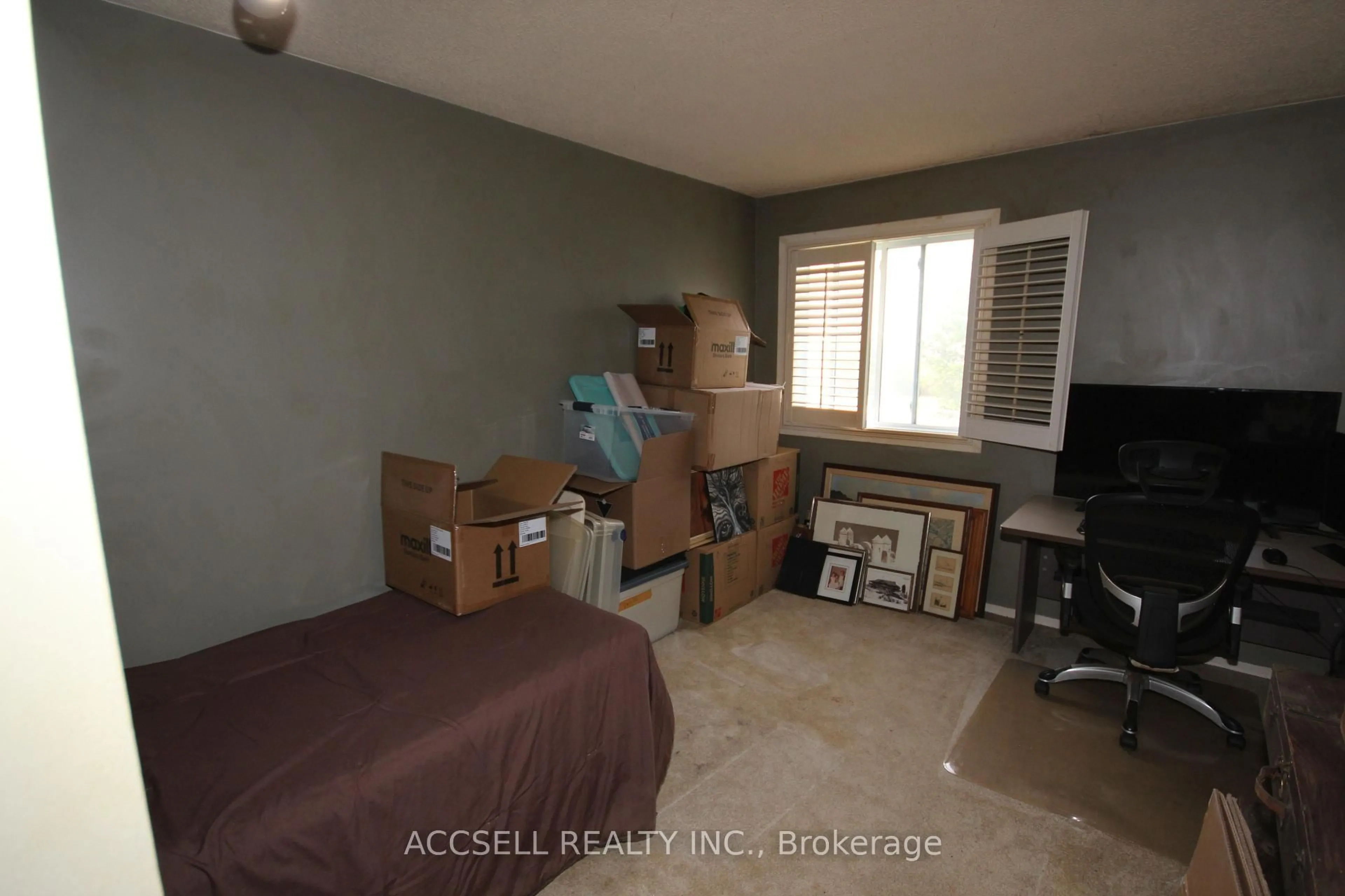 A pic of a room for 731 Deveron Cres #111, London South Ontario N5Z 4X6