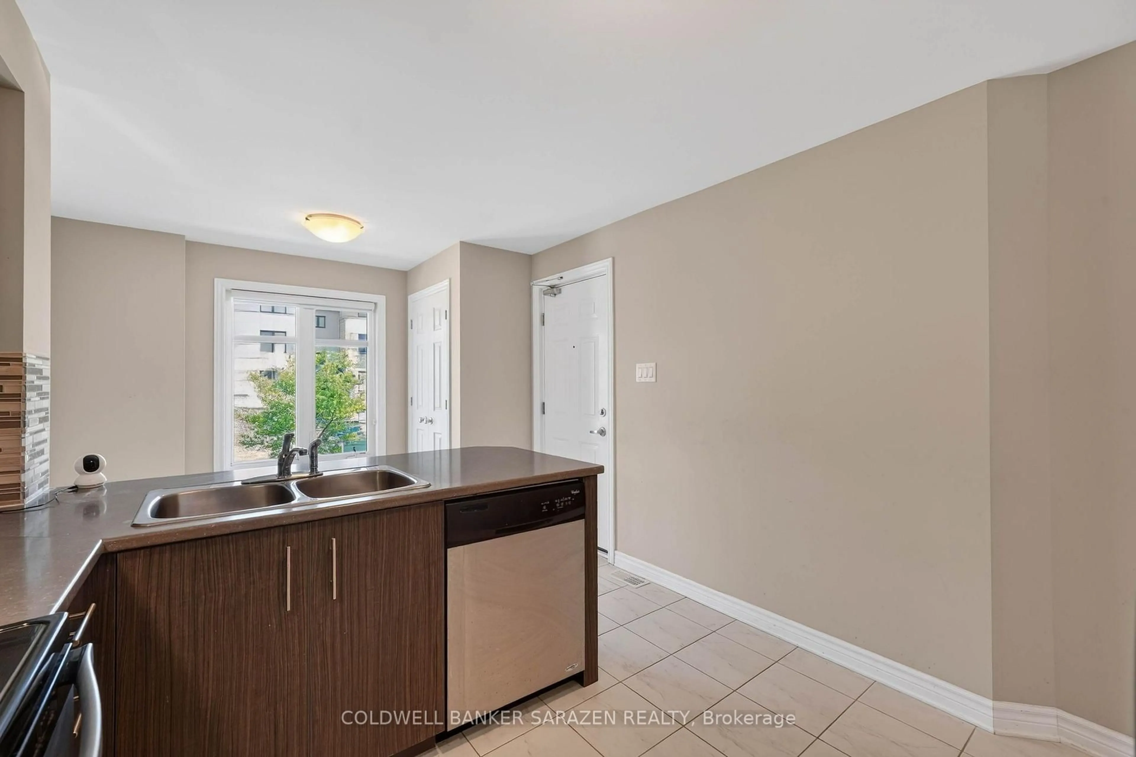 Unknown for 116 Bluestone Private, Ottawa Ontario K4A 0X7