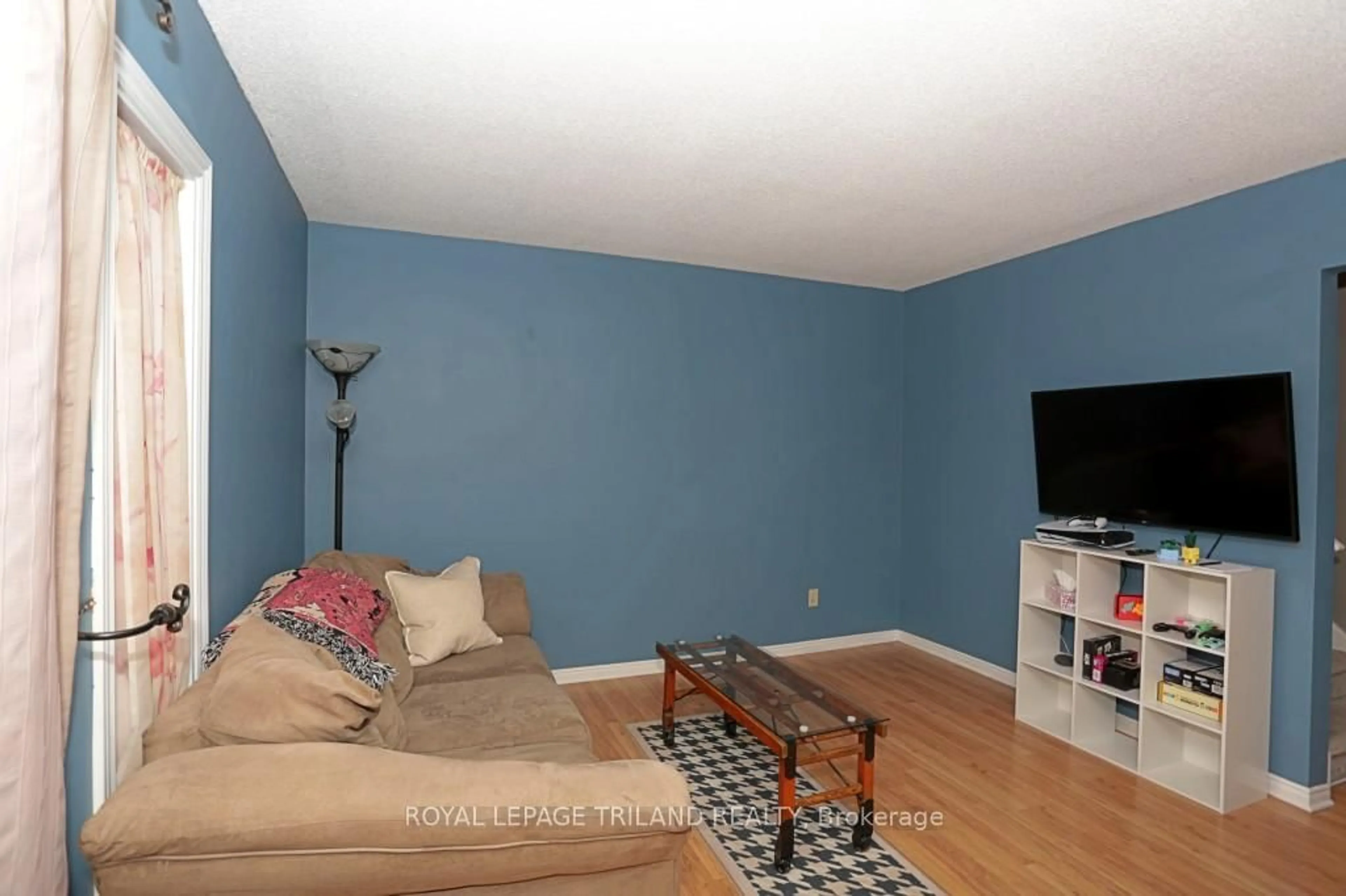 A pic of a room for 131 Bonaventure Dr #2, London East Ontario N5V 4H8