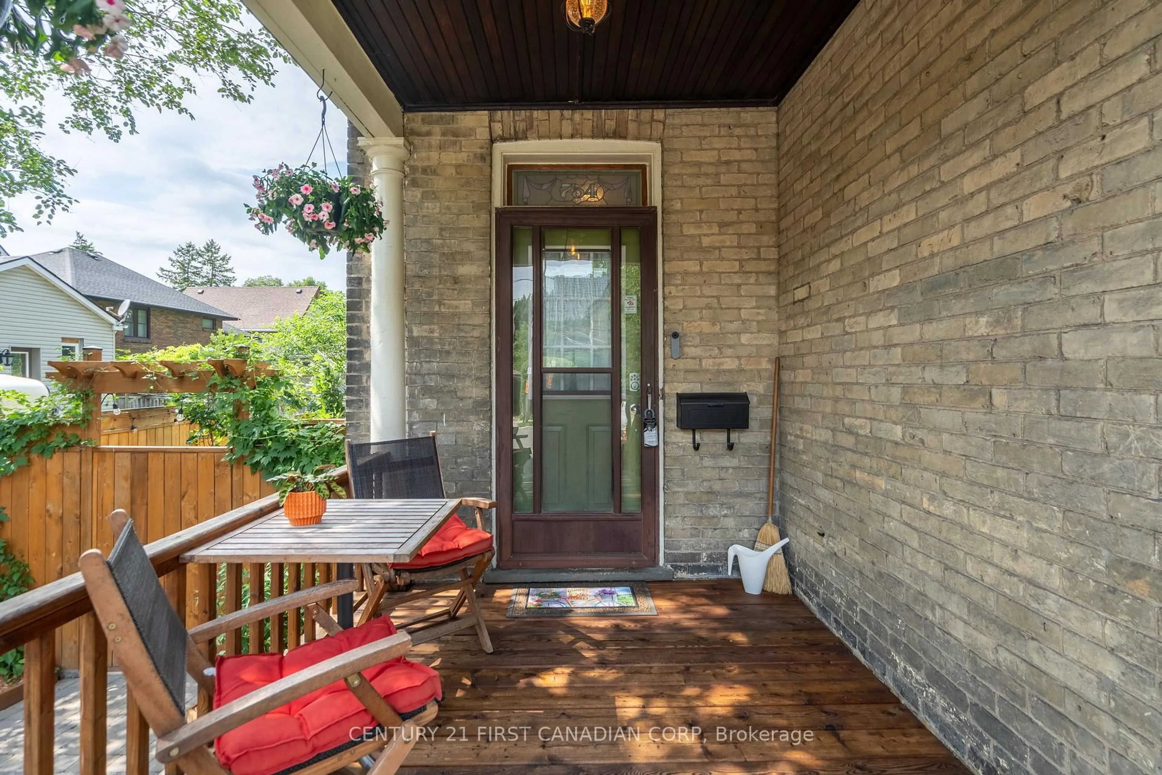 Unknown for 754 LORNE Ave, London East Ontario N5W 3K8