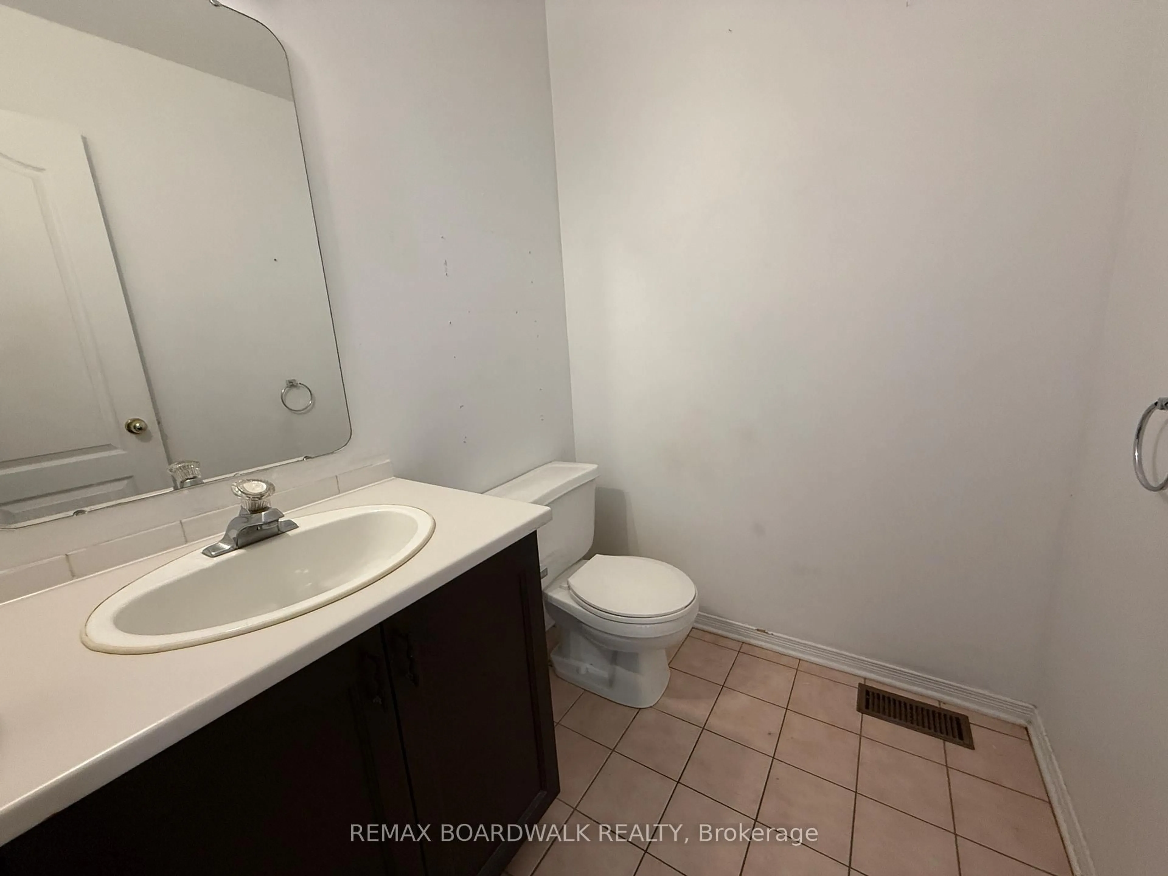 Standard bathroom, floor is not visible for 11 Meadowbreeze Dr, Ottawa Ontario K2M 2L6