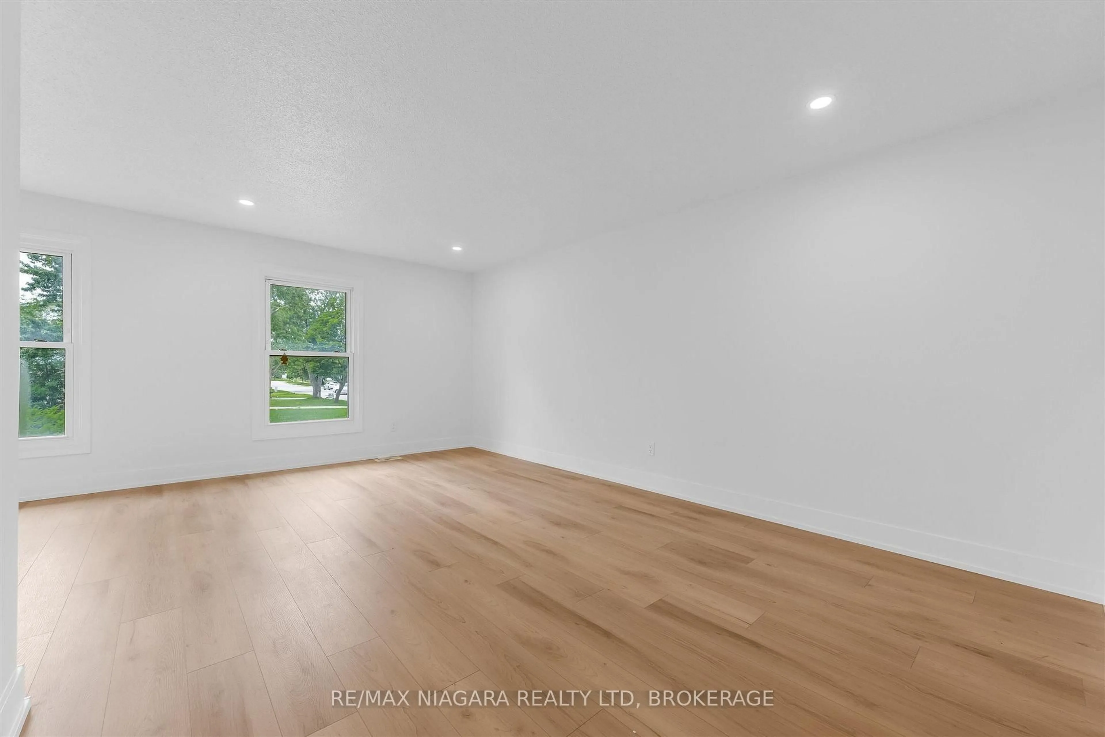 A pic of a room for 2 BALDWIN Cres, Thorold Ontario L2V 4H5