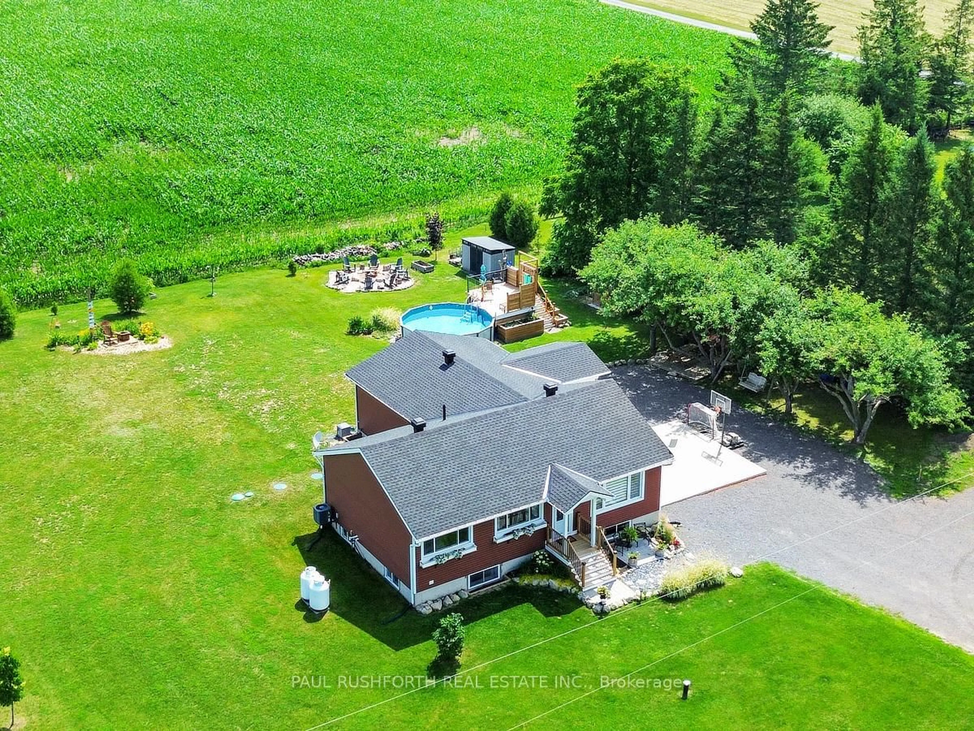 A pic from outside/outdoor area/front of a property/back of a property/a pic from drone, unknown for 4153 Birchgrove Rd, Sarsfield Ontario K0A 3E0