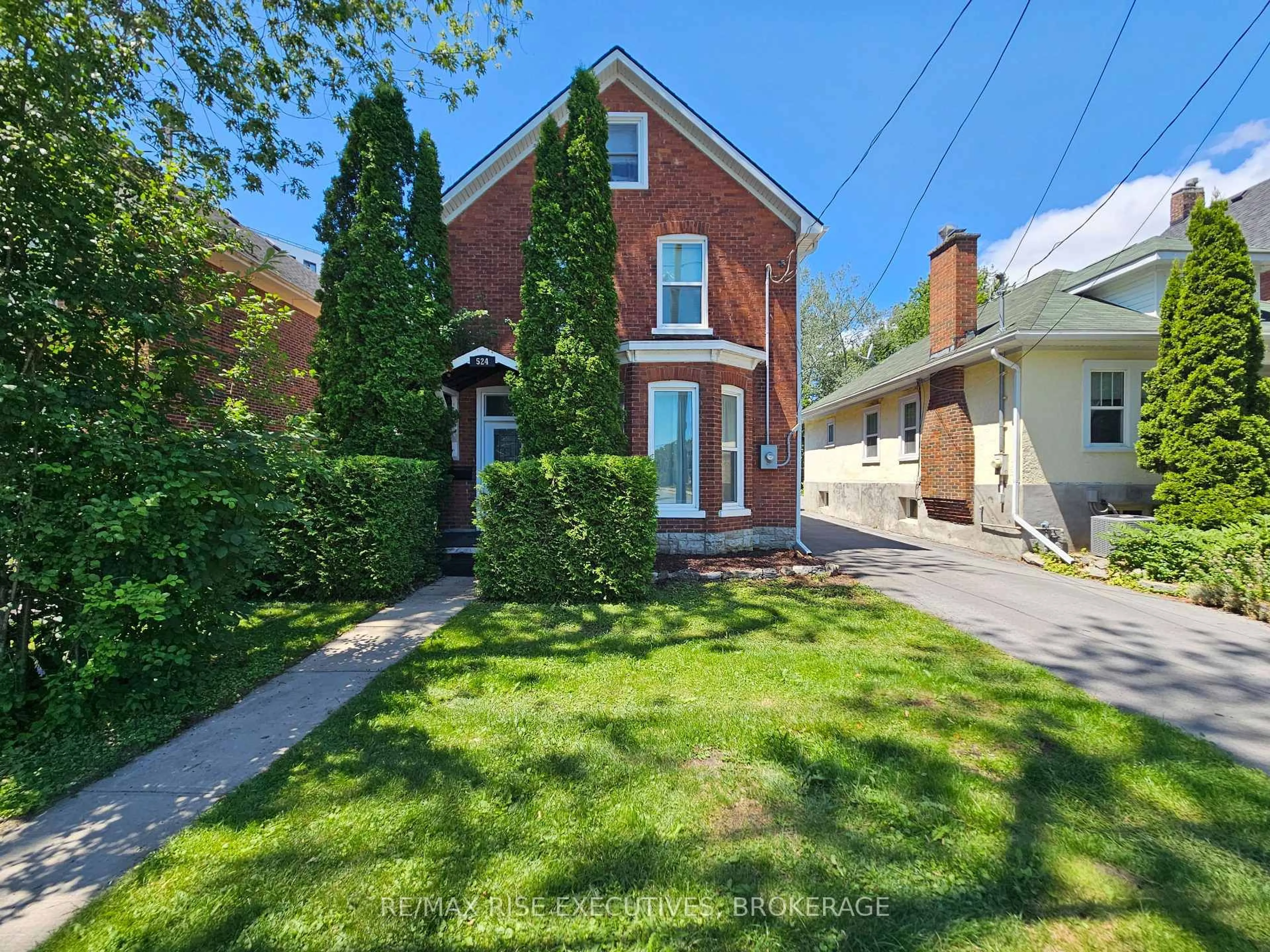 A pic from outside/outdoor area/front of a property/back of a property/a pic from drone, street for 524 Frontenac St, Kingston Ontario K7K 4M1