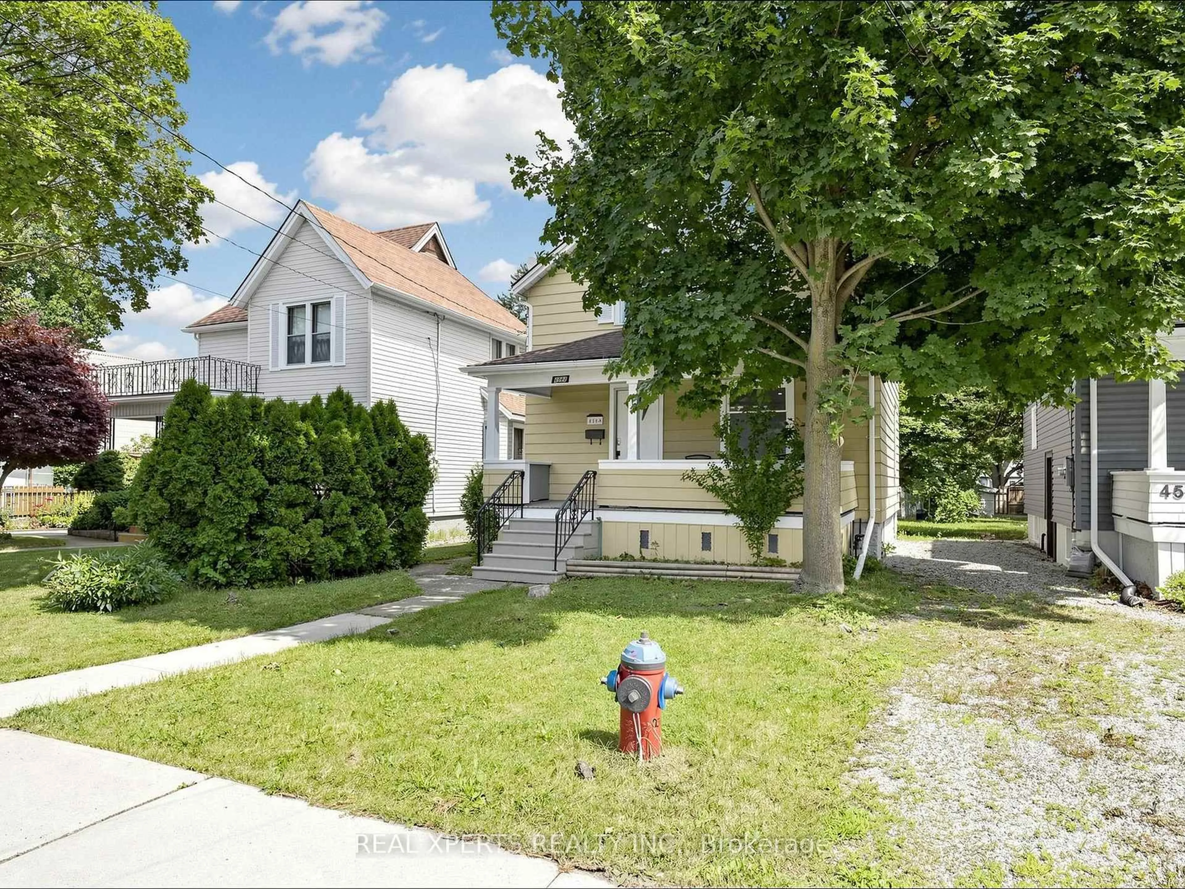 A pic from outside/outdoor area/front of a property/back of a property/a pic from drone, street for 4564 Fourth Ave, Niagara Falls Ontario L2E 4N6