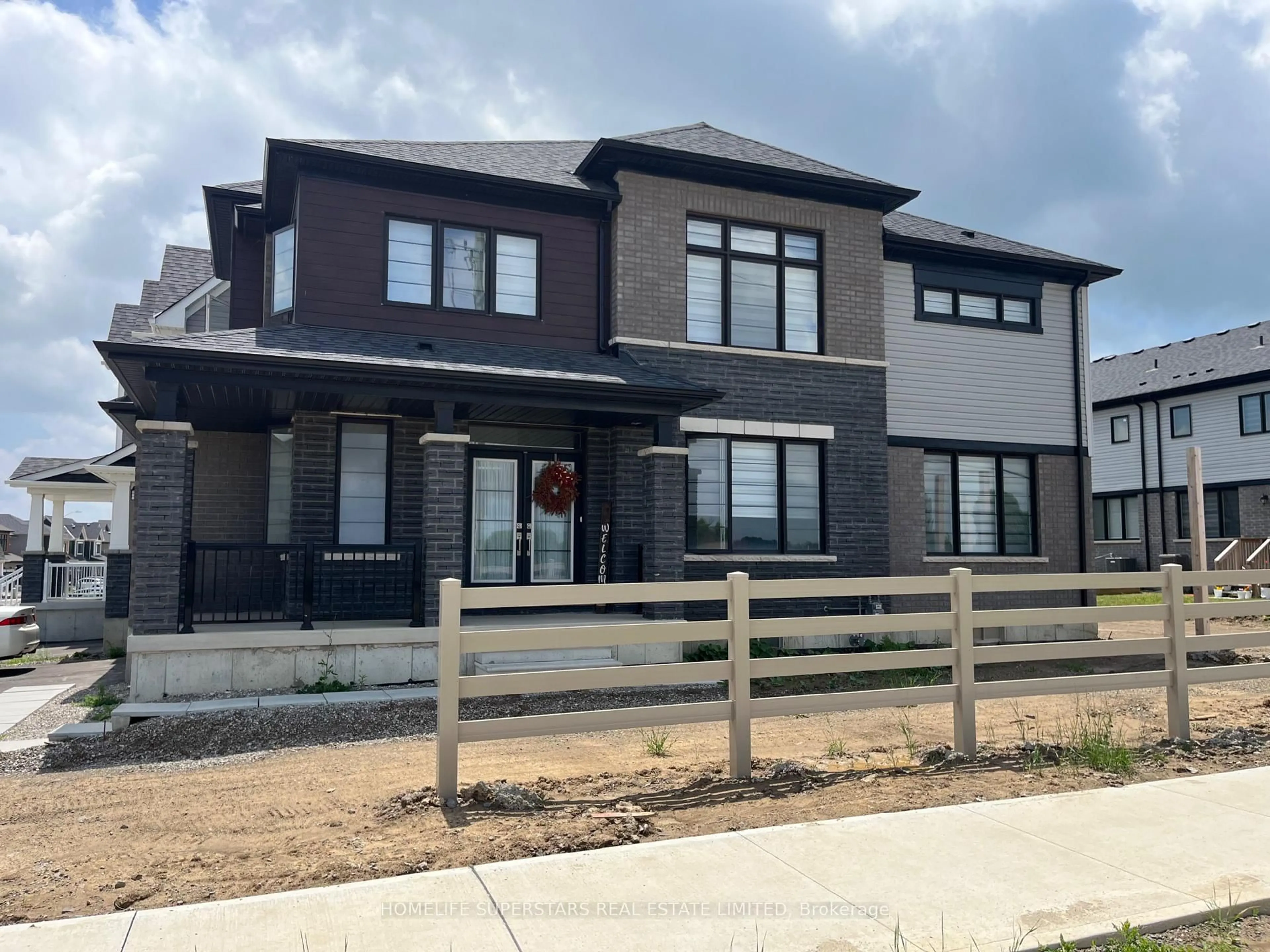 Home with brick exterior material, street for 2 Stanley Ave, Haldimand Ontario N3W 0J8