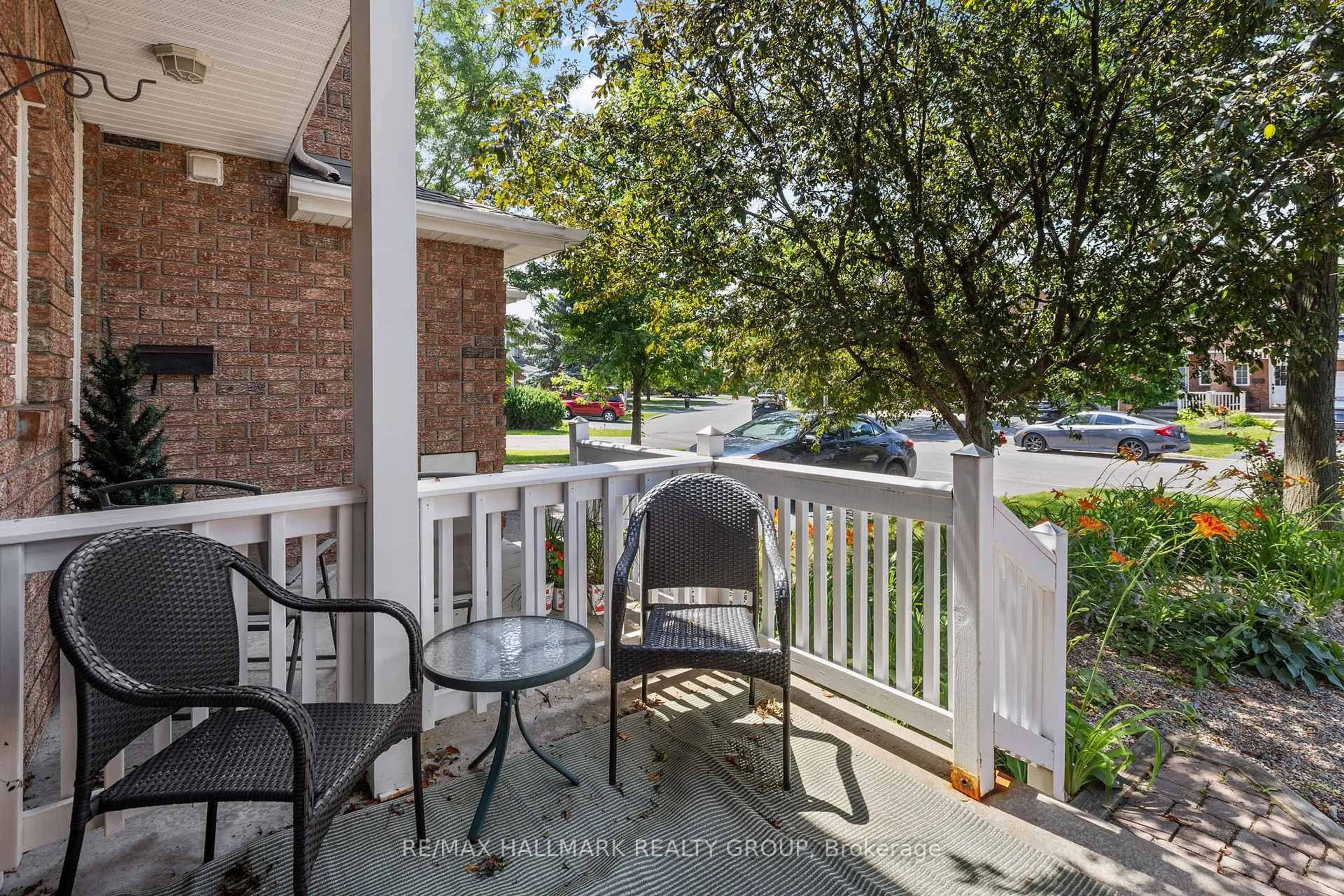 Patio, street for 988 Lucille Way, Ottawa Ontario K4A 4J2