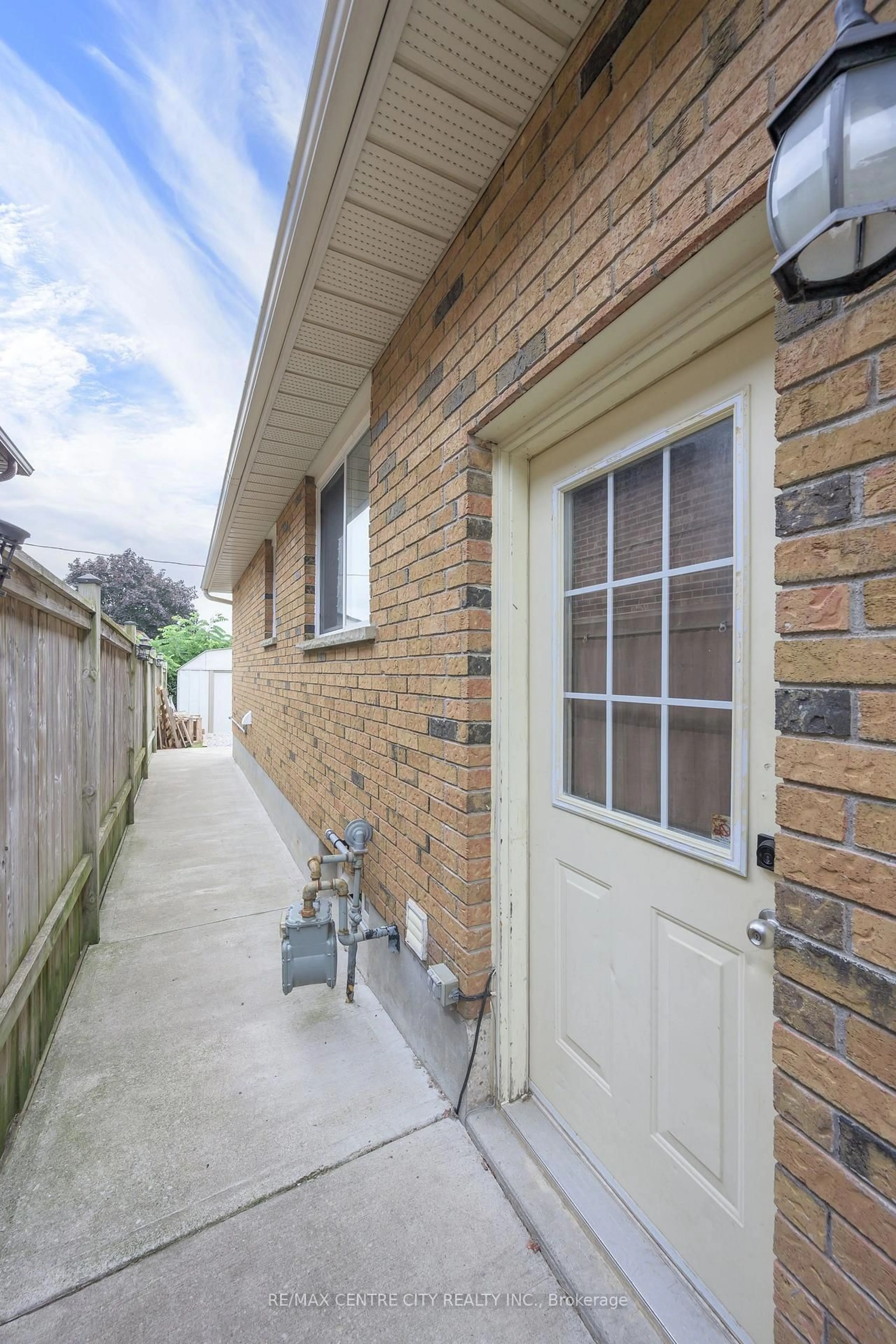 Unknown for 1 Idsardi Ave, St. Thomas Ontario N5R 5P5