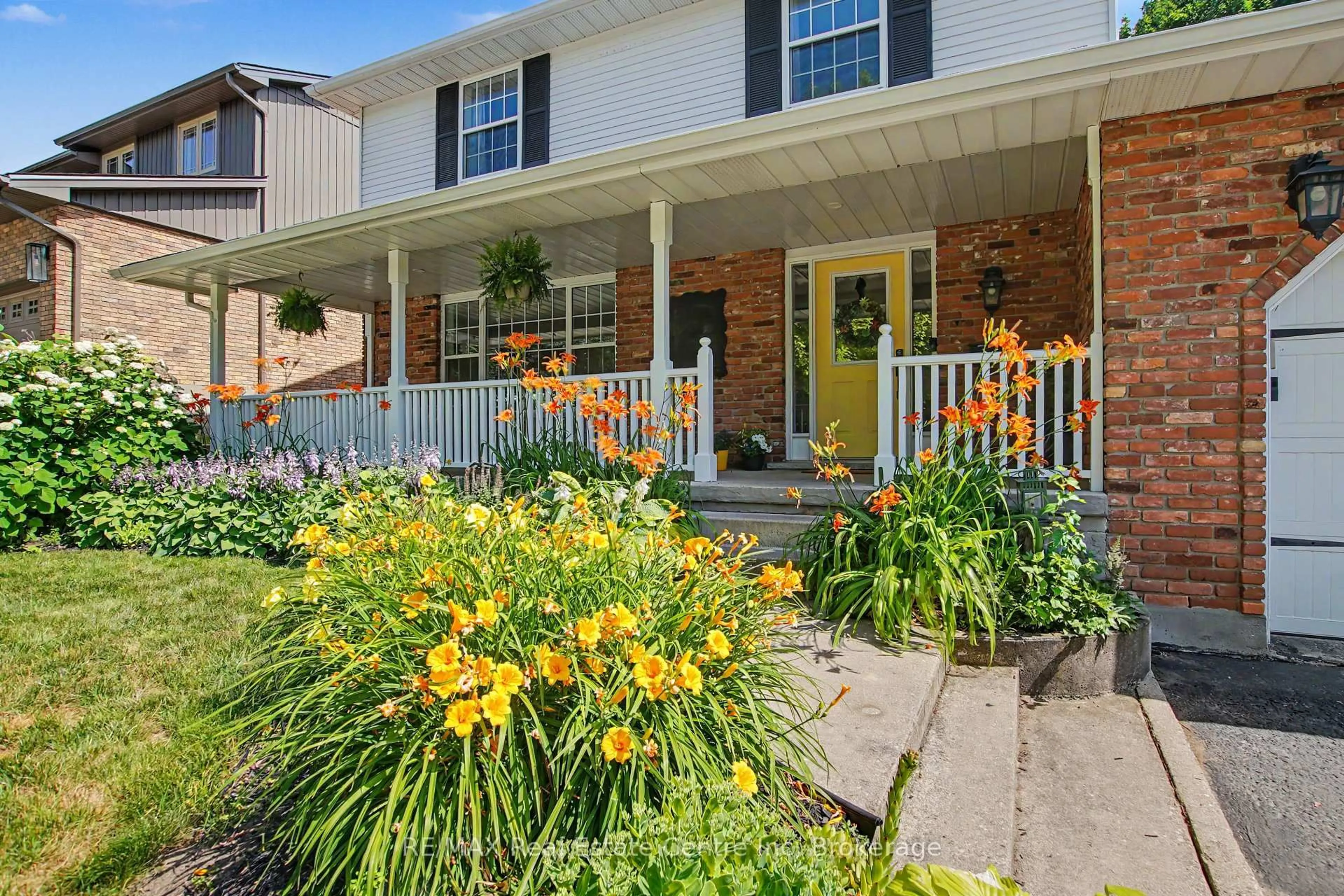 Unknown for 364 Kribs St, Cambridge Ontario N3C 3L6