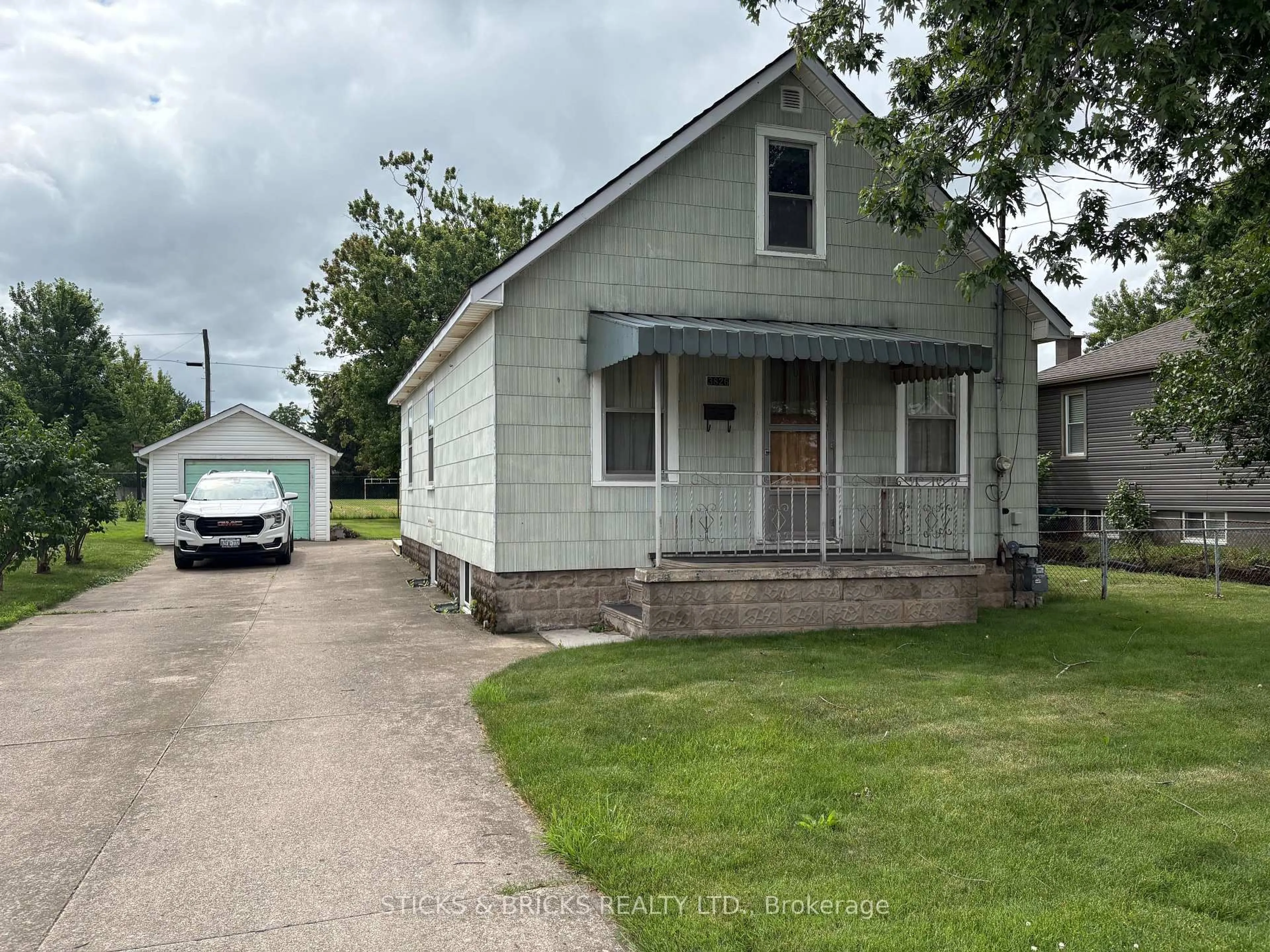 Unknown for 3826 Welland St, Niagara Falls Ontario L2G 6J4