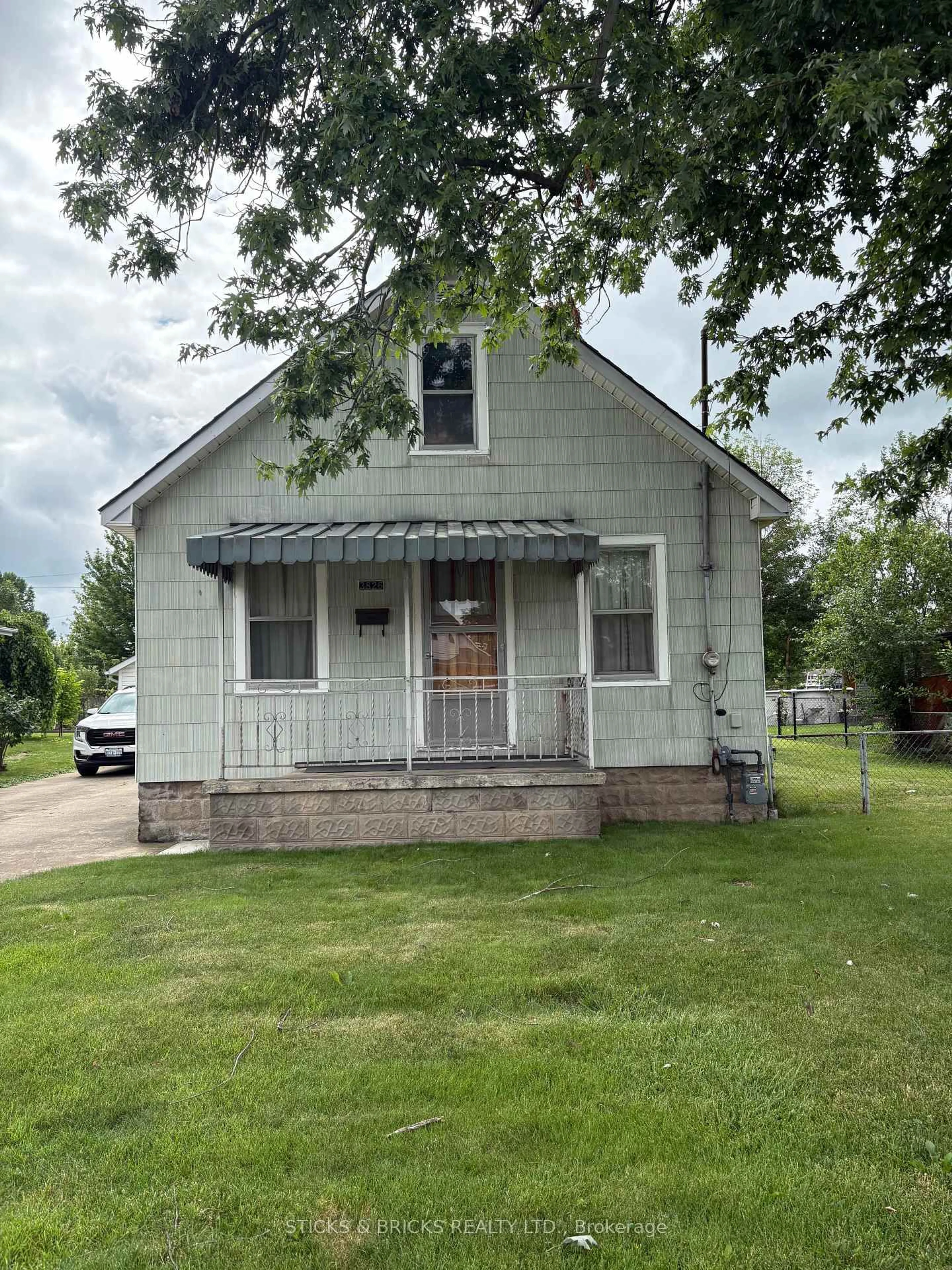 Unknown for 3826 Welland St, Niagara Falls Ontario L2G 6J4