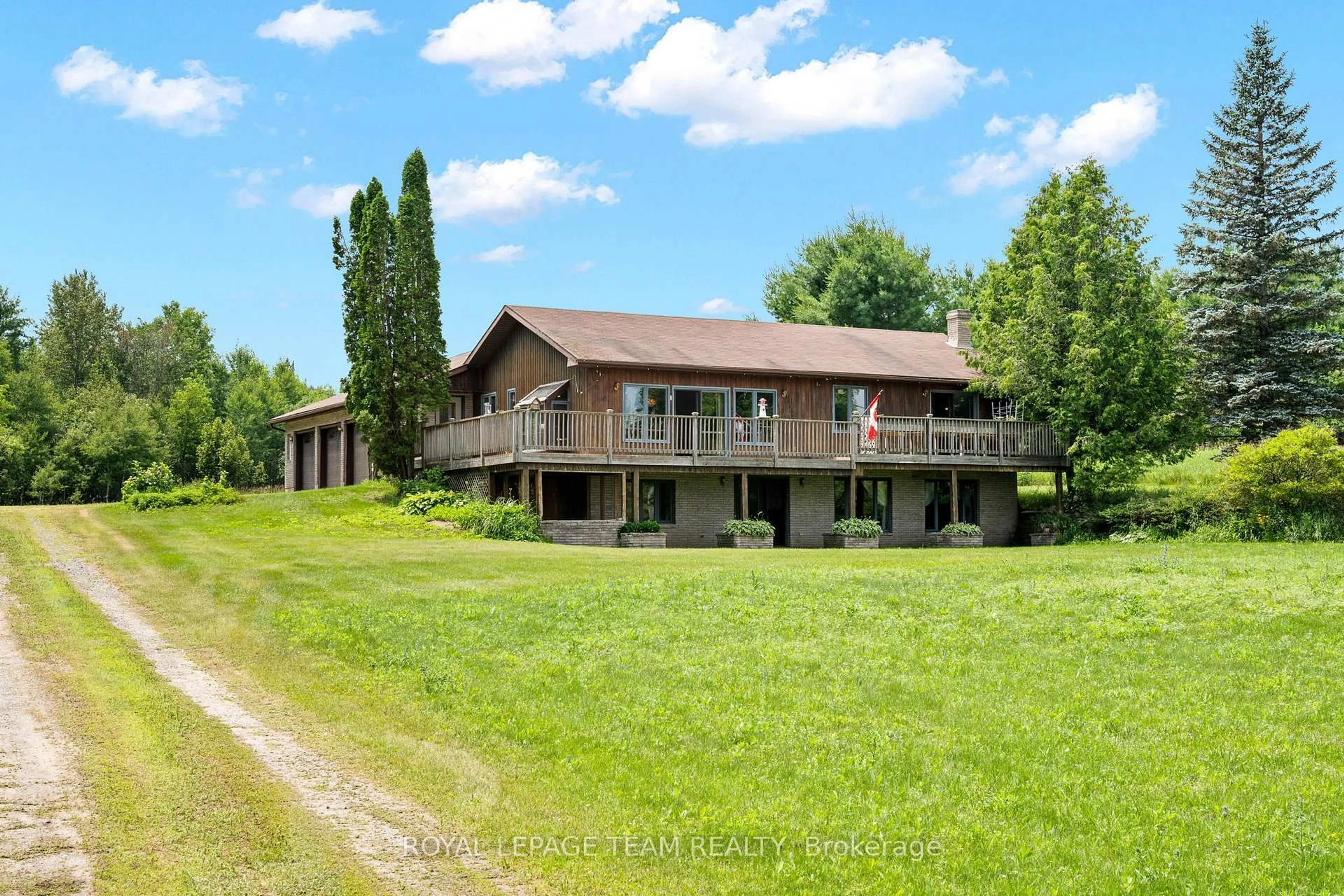 A pic from outside/outdoor area/front of a property/back of a property/a pic from drone, building for 1551 Flower Station Rd, Lanark Ontario K0G 1K0