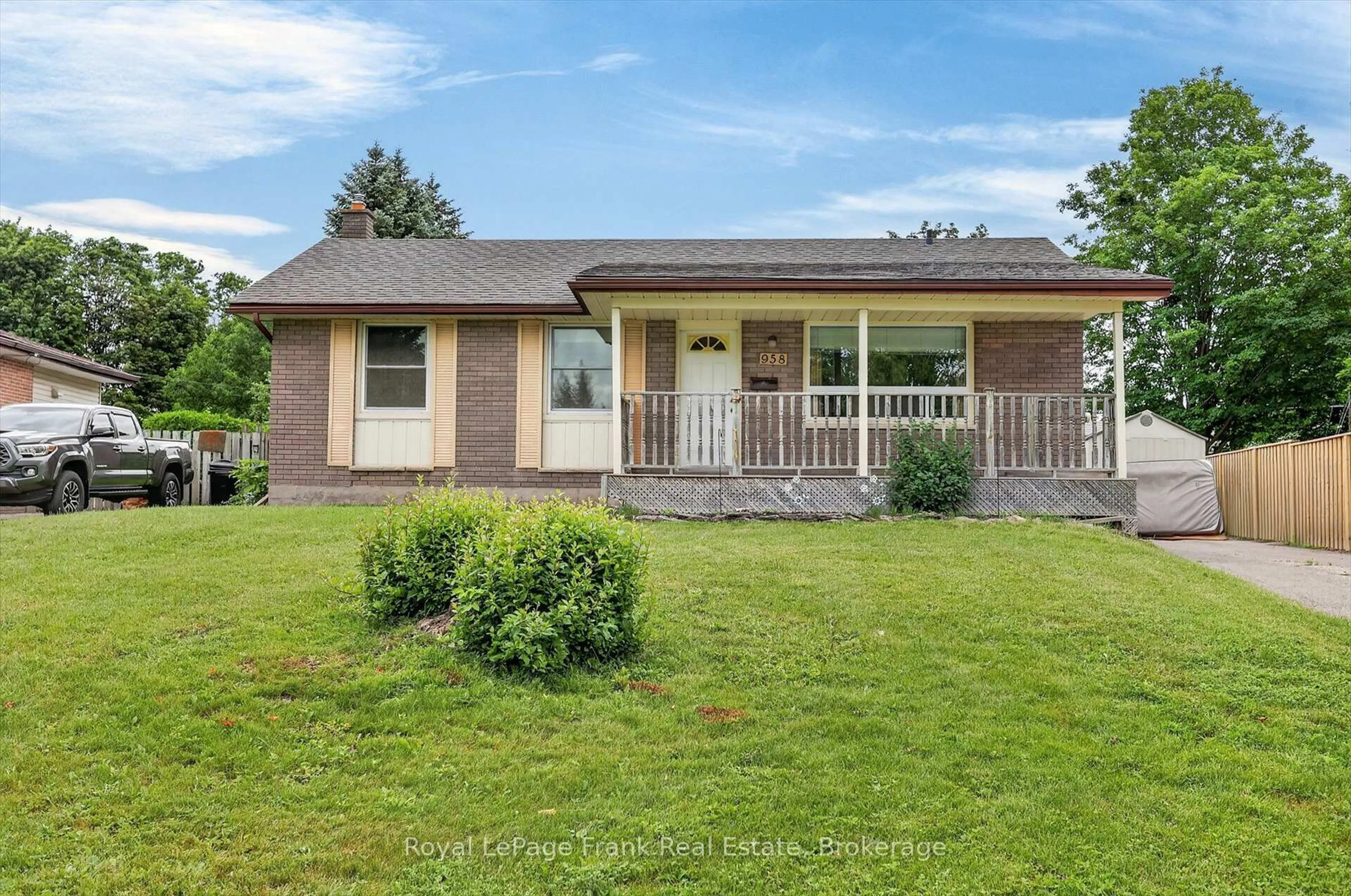Home with vinyl exterior material, street for 958 St Pauls St, Peterborough Ontario K9H 6J6