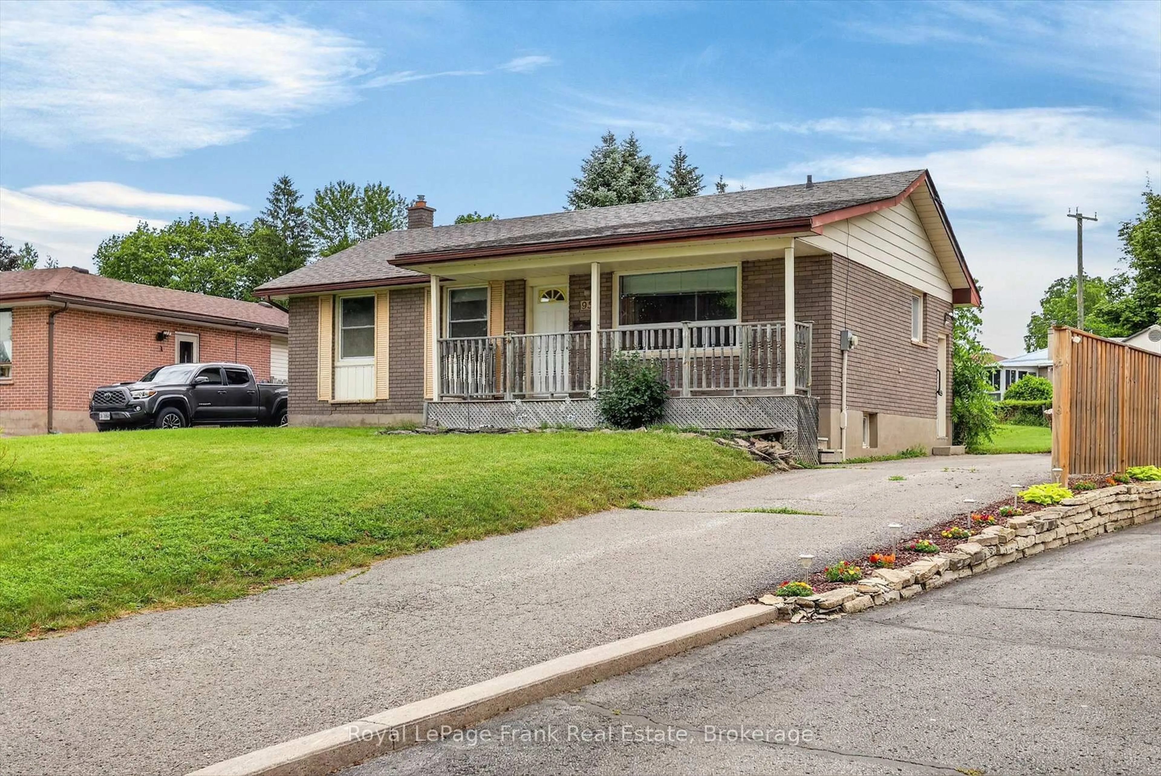 Home with vinyl exterior material, street for 958 St Pauls St, Peterborough Ontario K9H 6J6