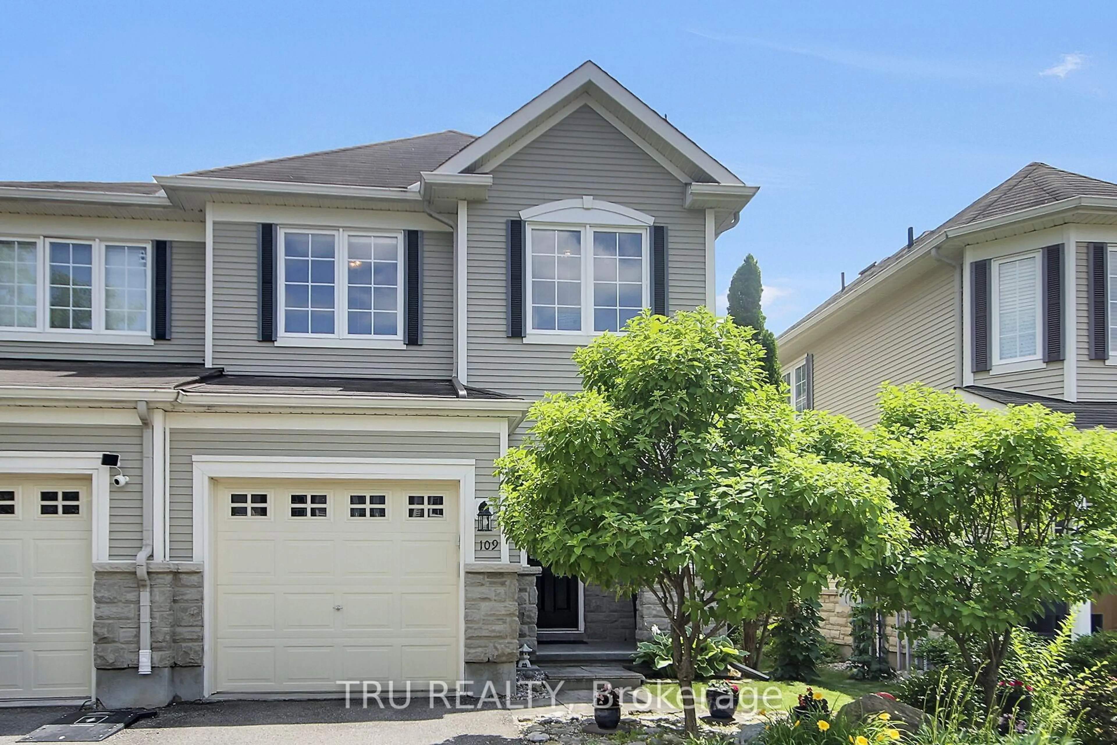 Home with vinyl exterior material, street for 109 Braddock Private, Ottawa Ontario K2J 0E7