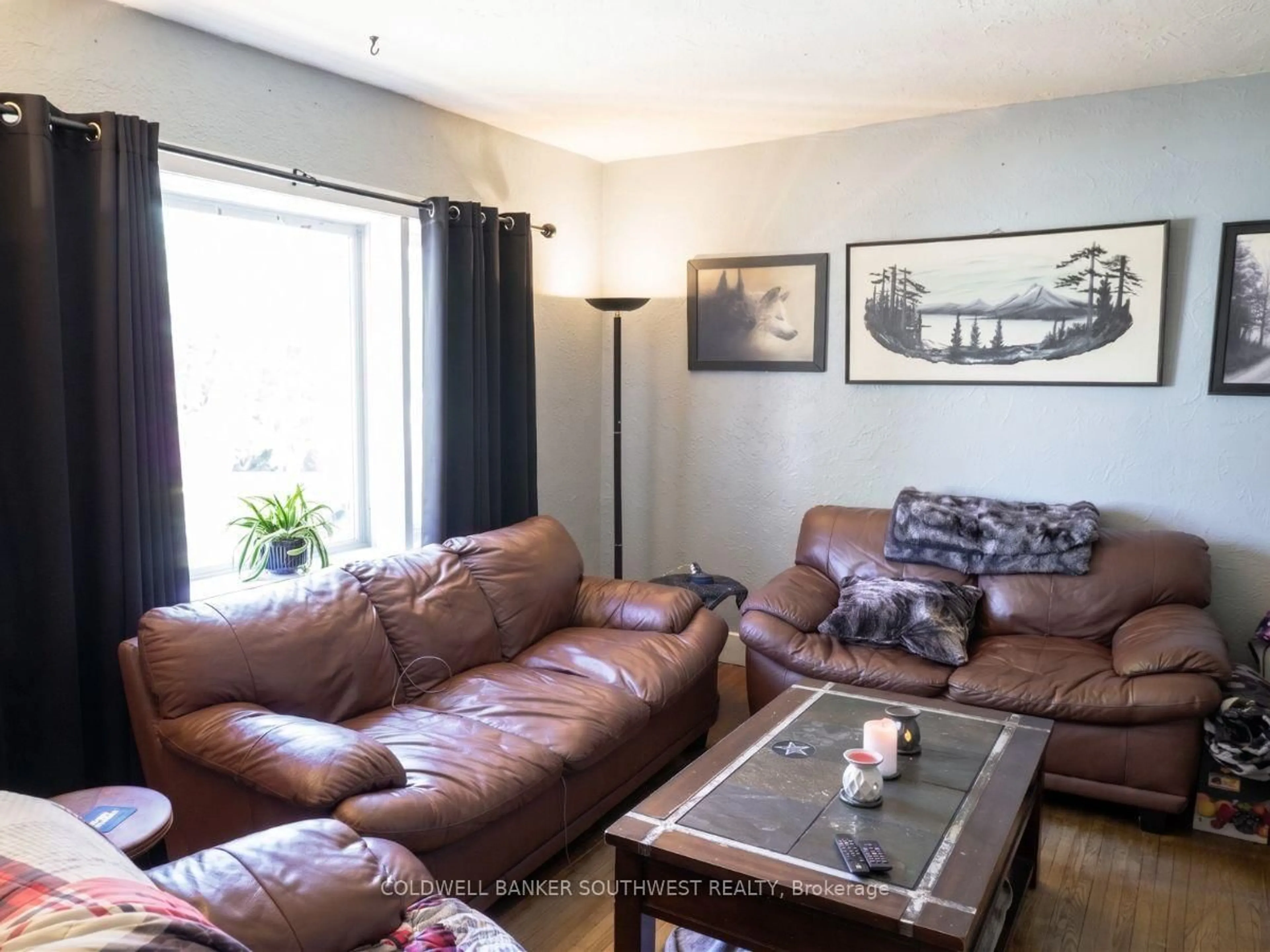 Living room with furniture, unknown for 691 Gregory Dr, Chatham-Kent Ontario N7M 5J7