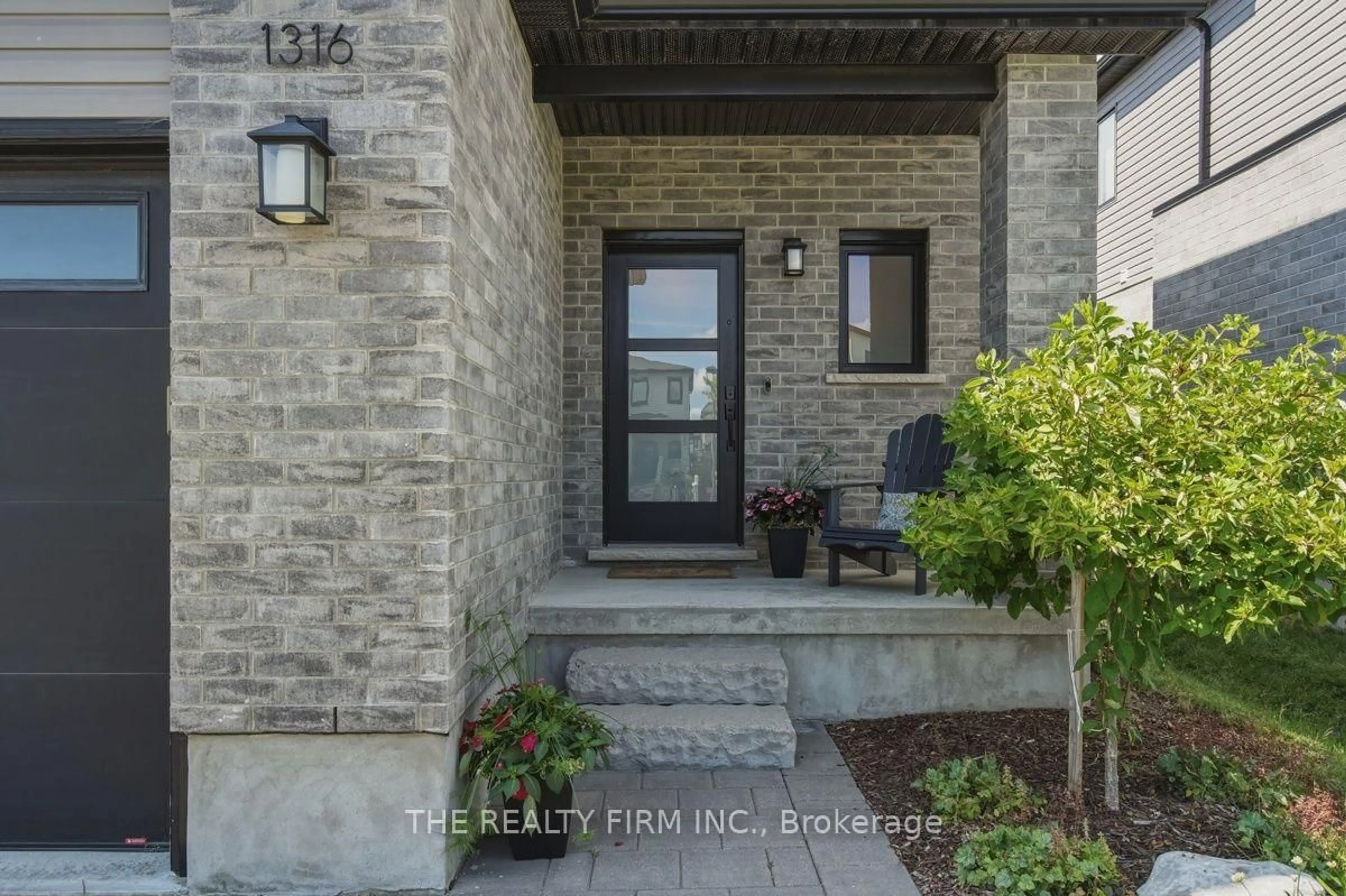 Unknown for 1316 Twilite Blvd, London North Ontario N6G 0X8