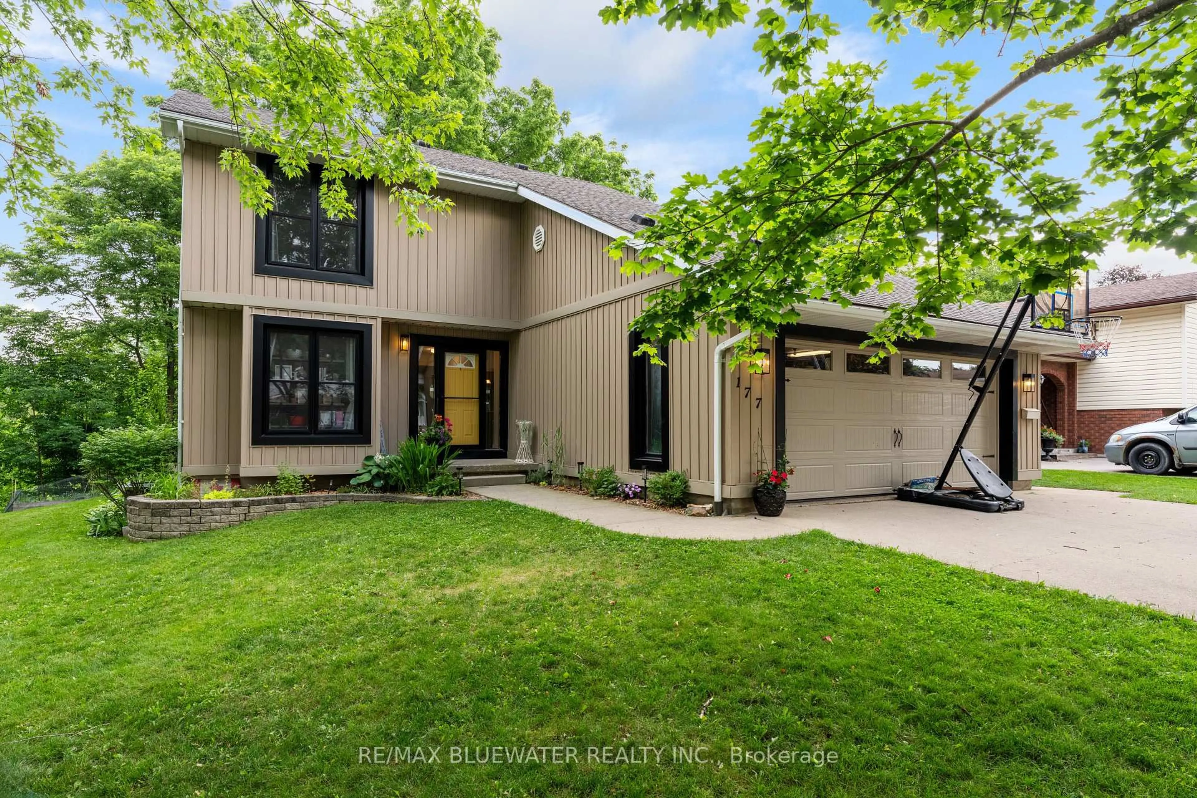 Home with vinyl exterior material, street for 177 Toronto St, West Perth Ontario N0K 1N0