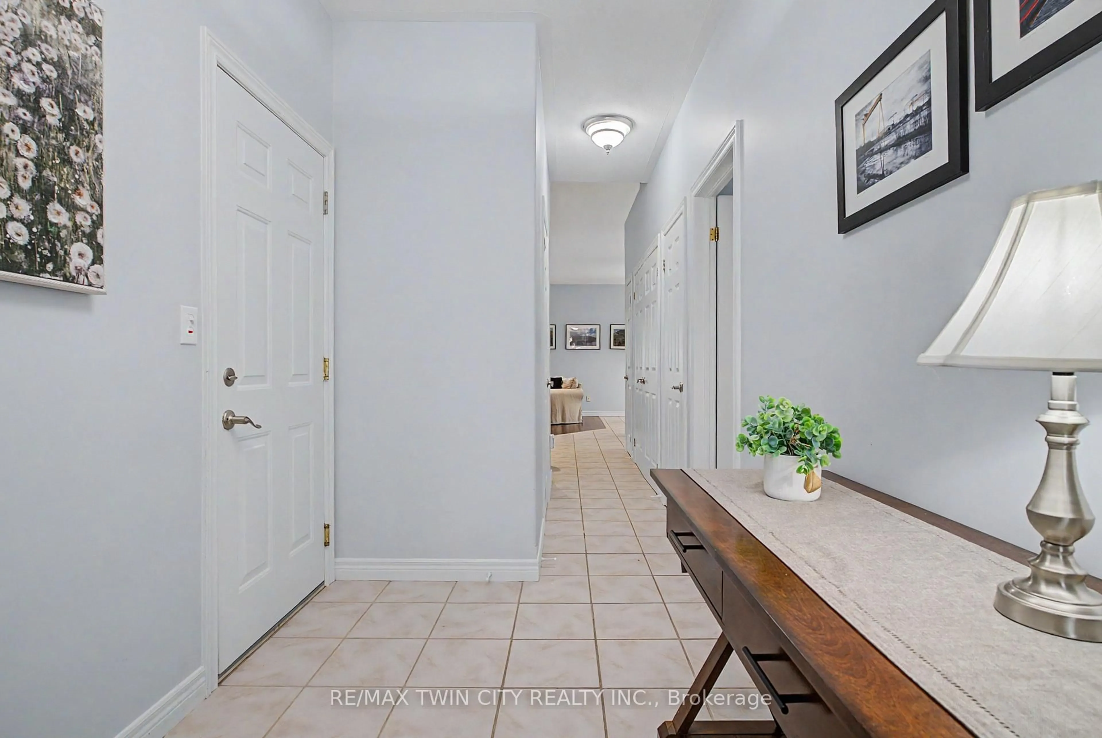 Indoor entryway for 24 Hardy Rd #3, Brantford Ontario N3T 5K6