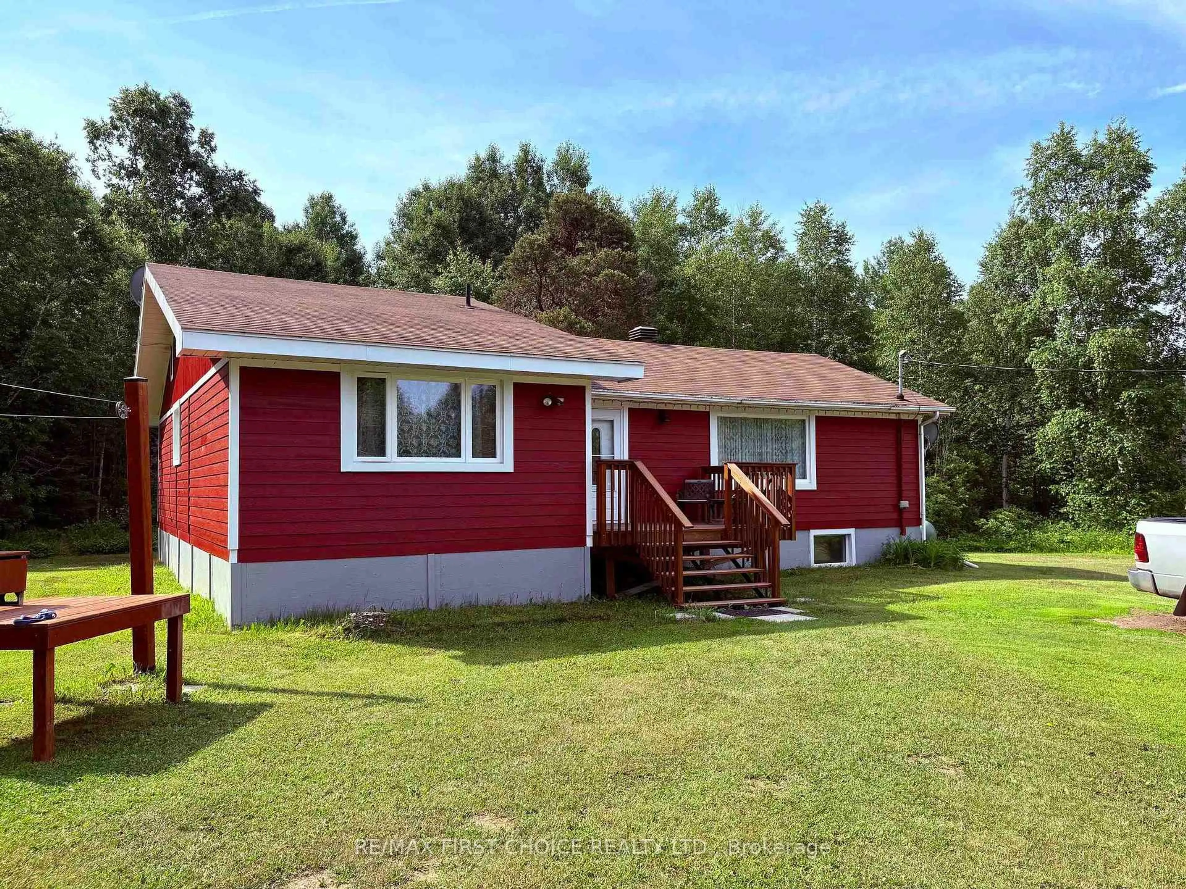 A pic from outside/outdoor area/front of a property/back of a property/a pic from drone, unknown for 150 CAPTAIN RD, Thunder Bay Remote Area Ontario P0T 1K0