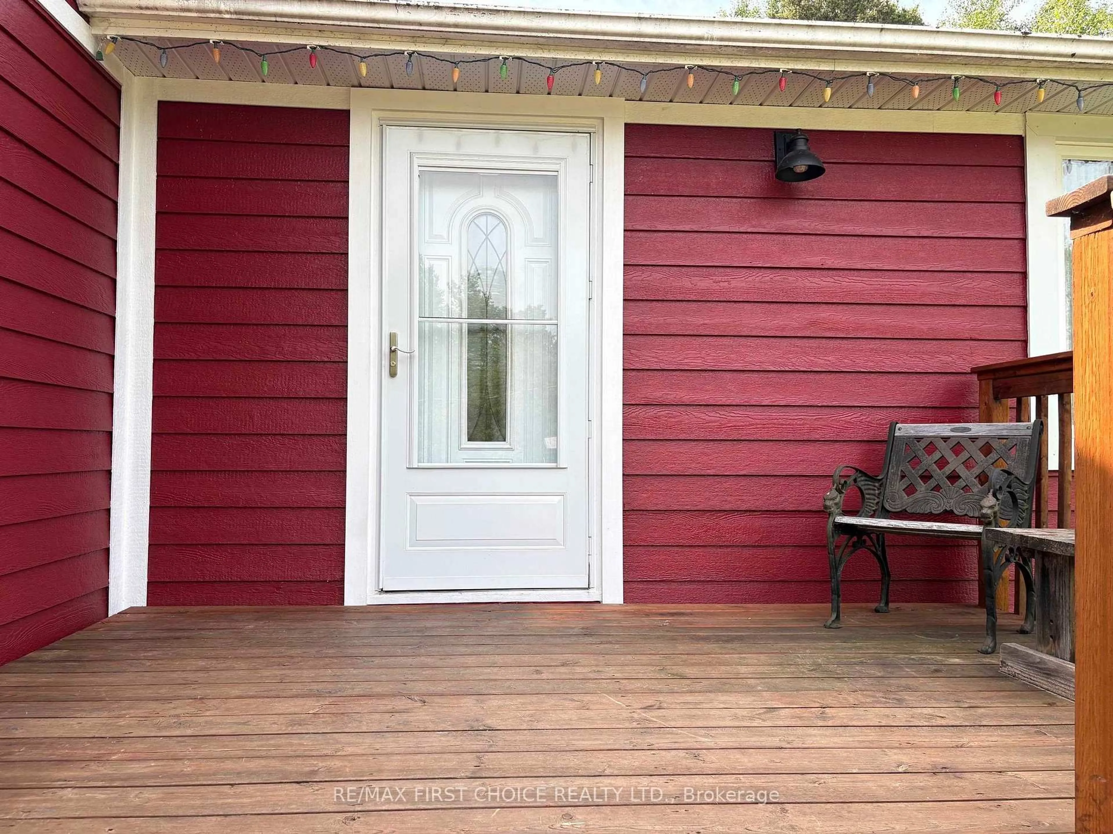 Home with vinyl exterior material, street for 150 CAPTAIN RD, Thunder Bay Remote Area Ontario P0T 1K0