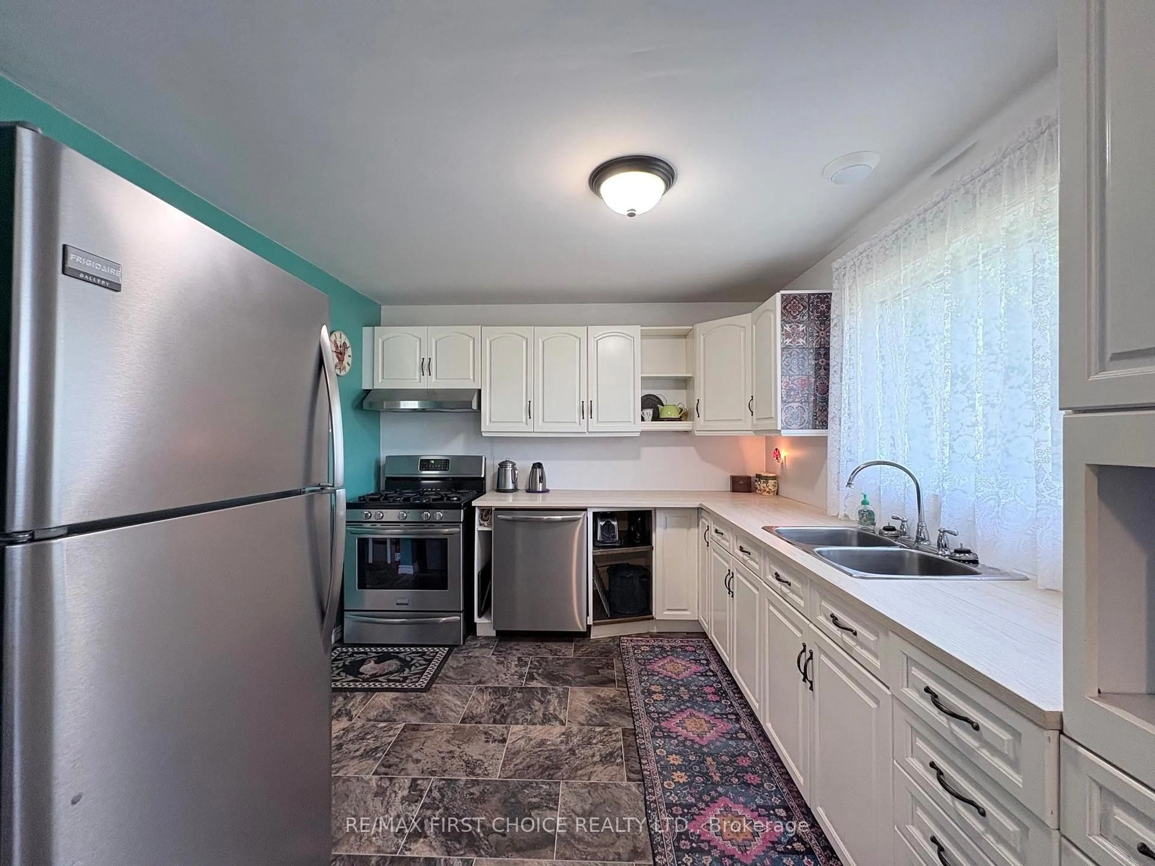 Standard kitchen, ceramic/tile floor for 150 CAPTAIN RD, Thunder Bay Remote Area Ontario P0T 1K0