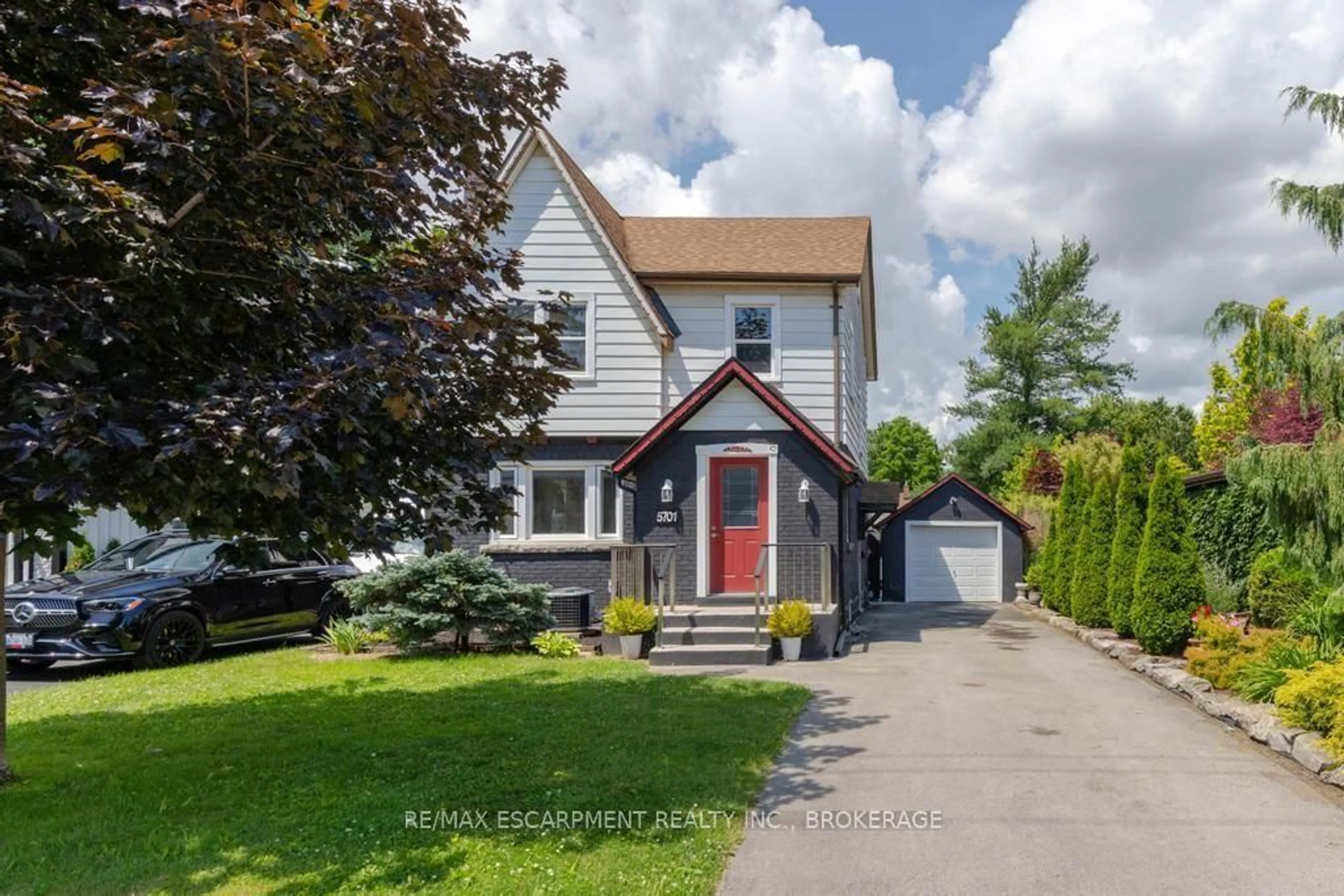 Unknown for 5701 Dorchester Rd, Niagara Falls Ontario L2G 5S5