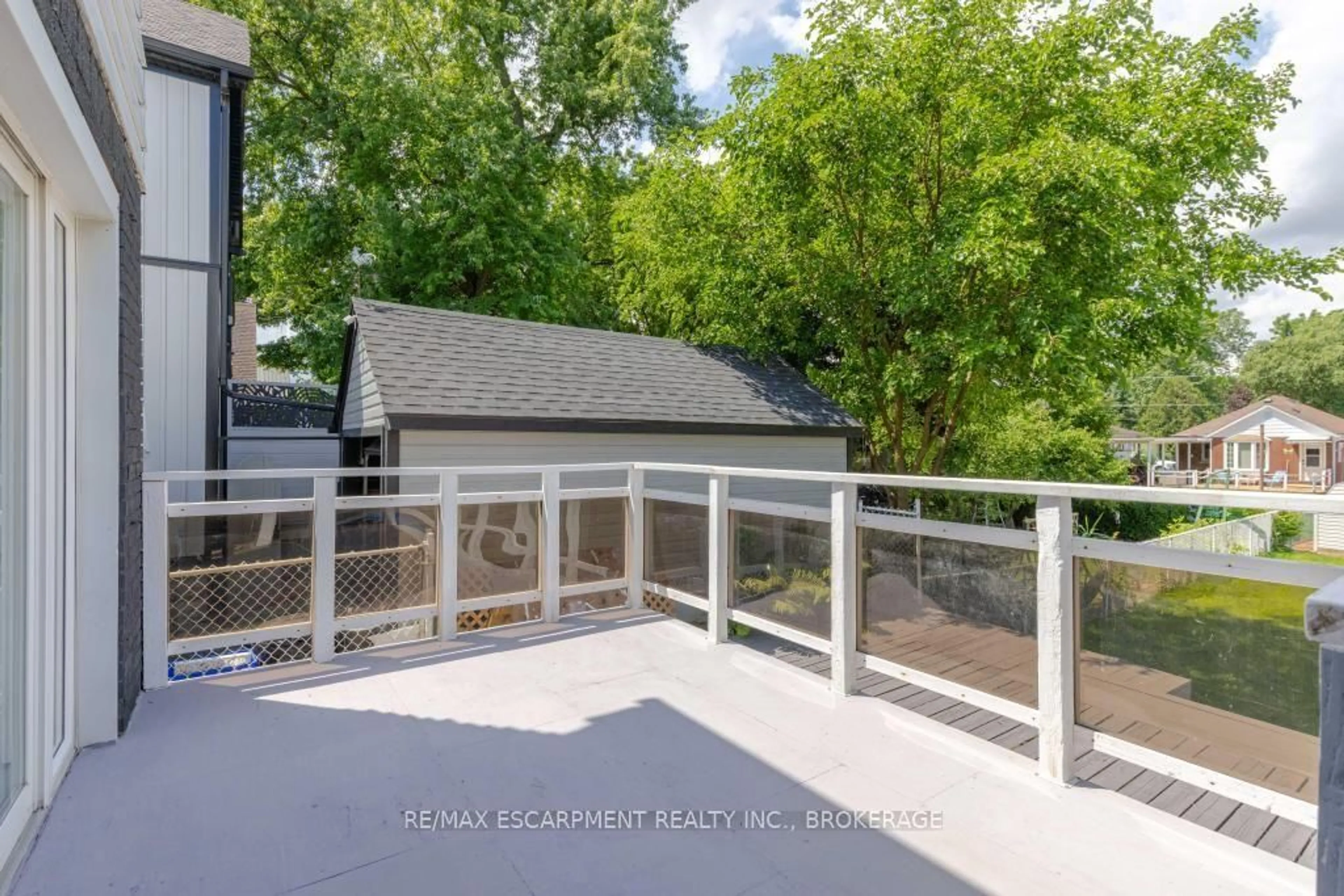 Patio, unknown for 5701 Dorchester Rd, Niagara Falls Ontario L2G 5S5