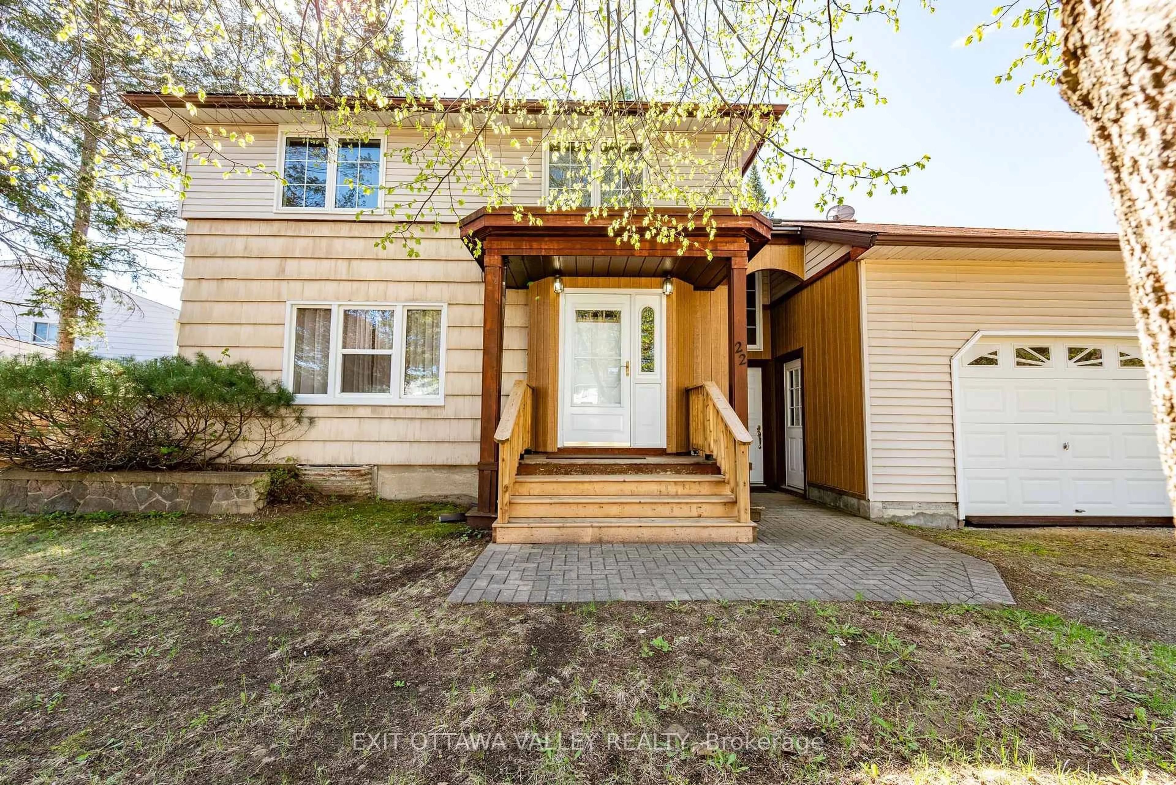 Unknown for 22 Cabot Pl, Deep River Ontario K0J 1P0