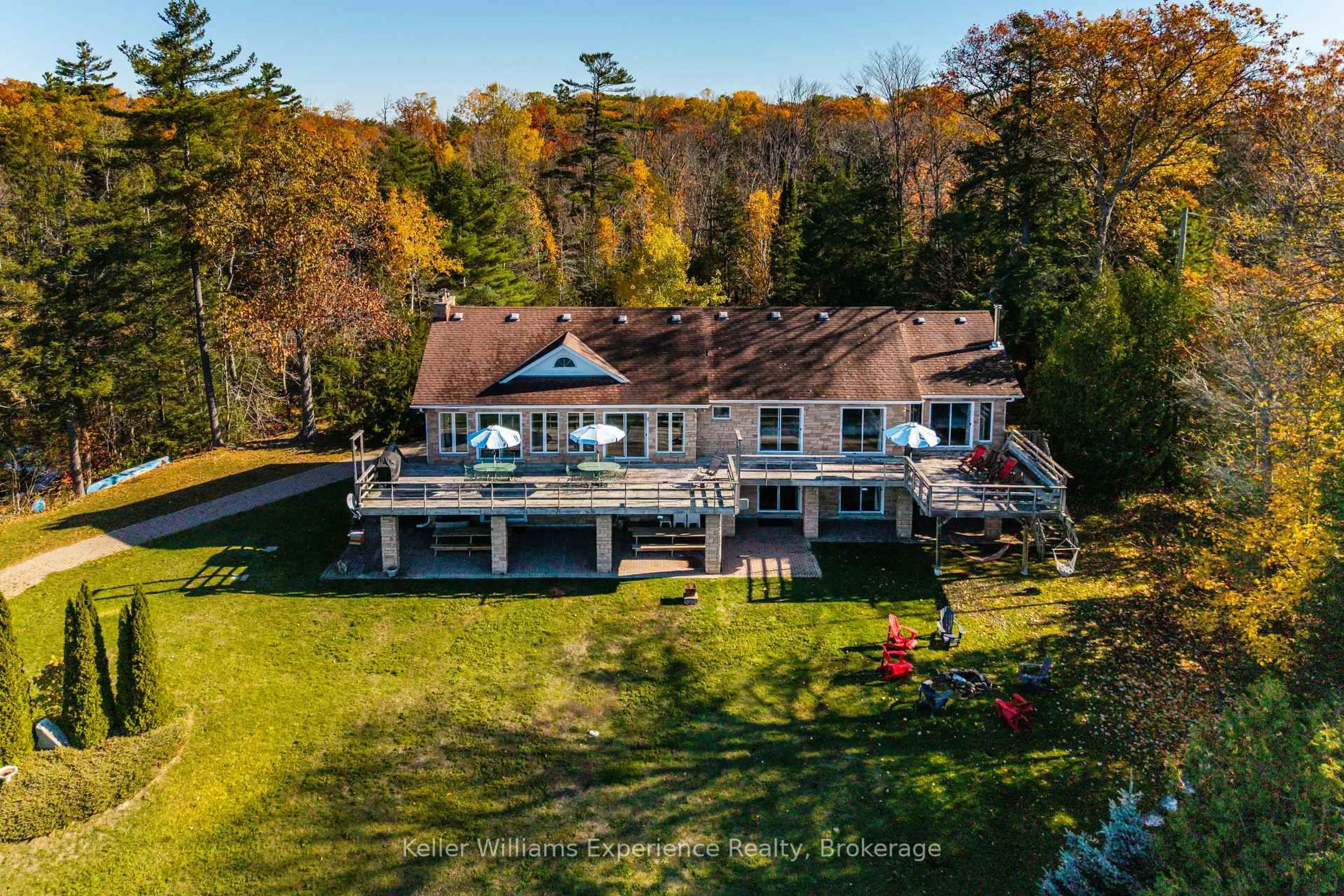 A pic from outside/outdoor area/front of a property/back of a property/a pic from drone, water/lake/river/ocean view for 804 Kings Farm Rd, Georgian Bay Ontario L0K 1S0