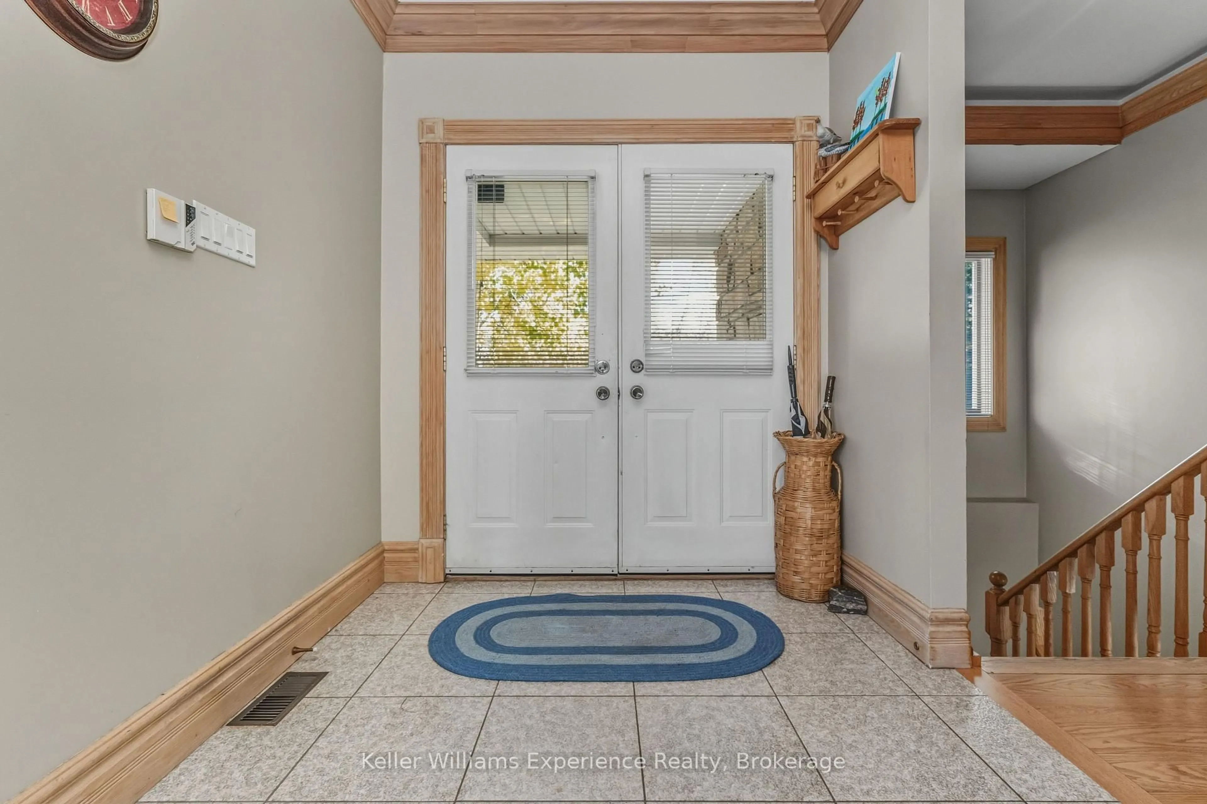 Indoor entryway for 804 Kings Farm Rd, Georgian Bay Ontario L0K 1S0