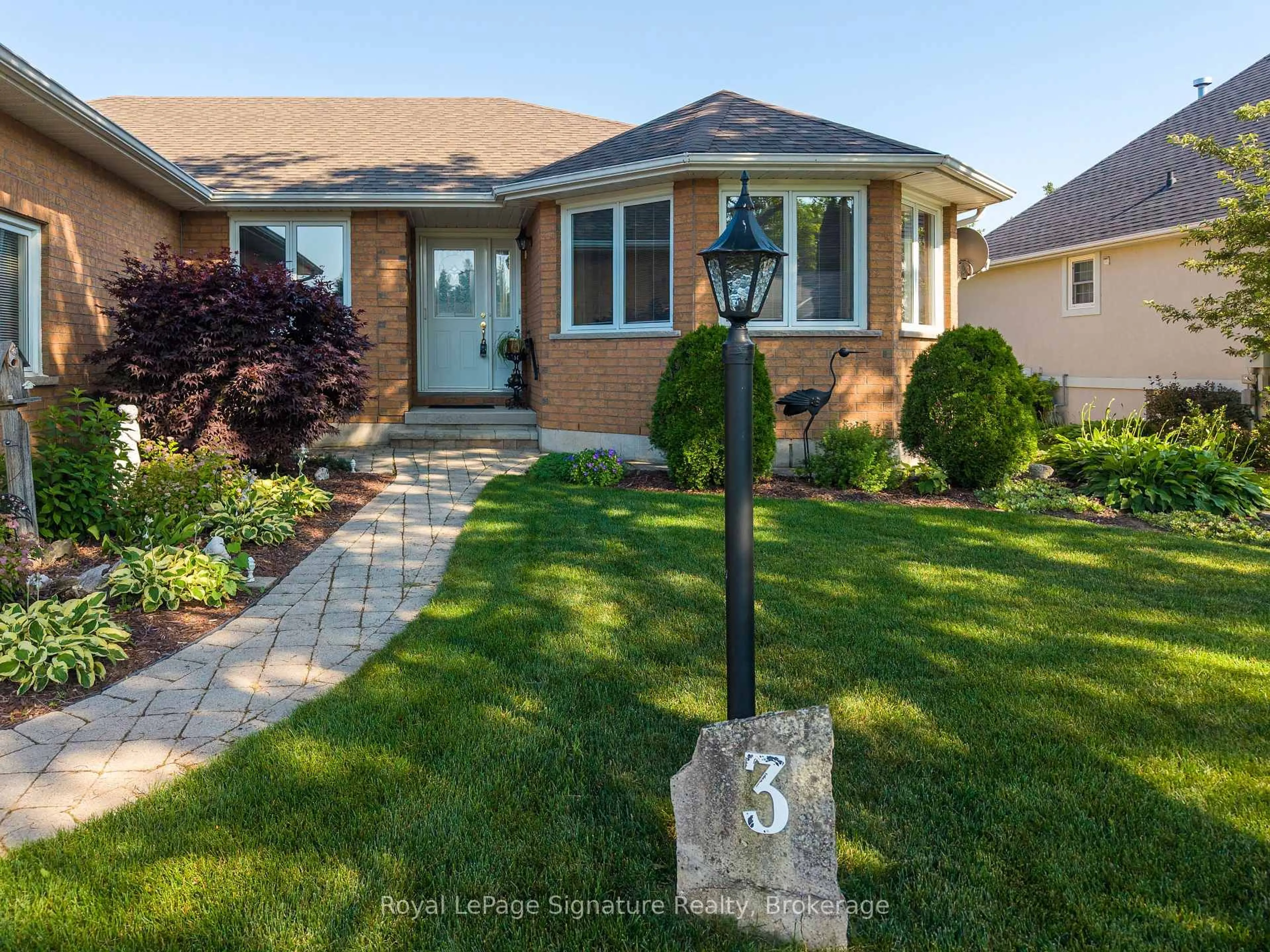Home with brick exterior material, street for 3 Wickens Lane, Blue Mountains Ontario N0H 2P0