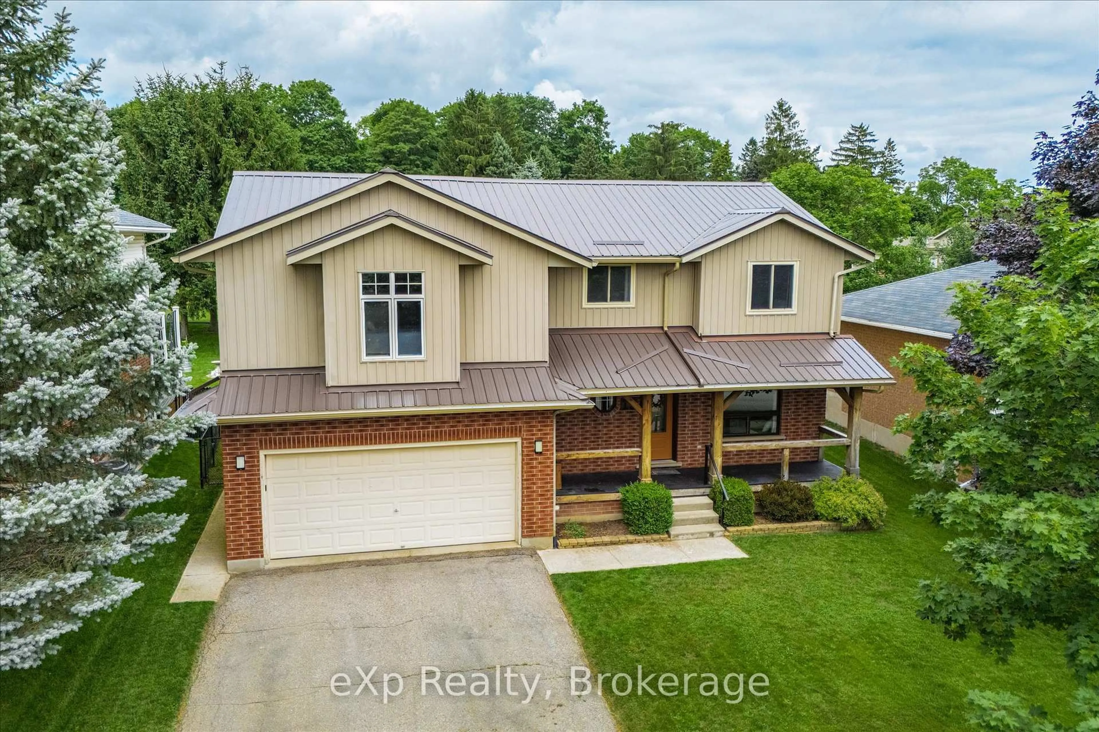 A pic from outside/outdoor area/front of a property/back of a property/a pic from drone, street for 19 Keating Dr, Centre Wellington Ontario N0B 1S0