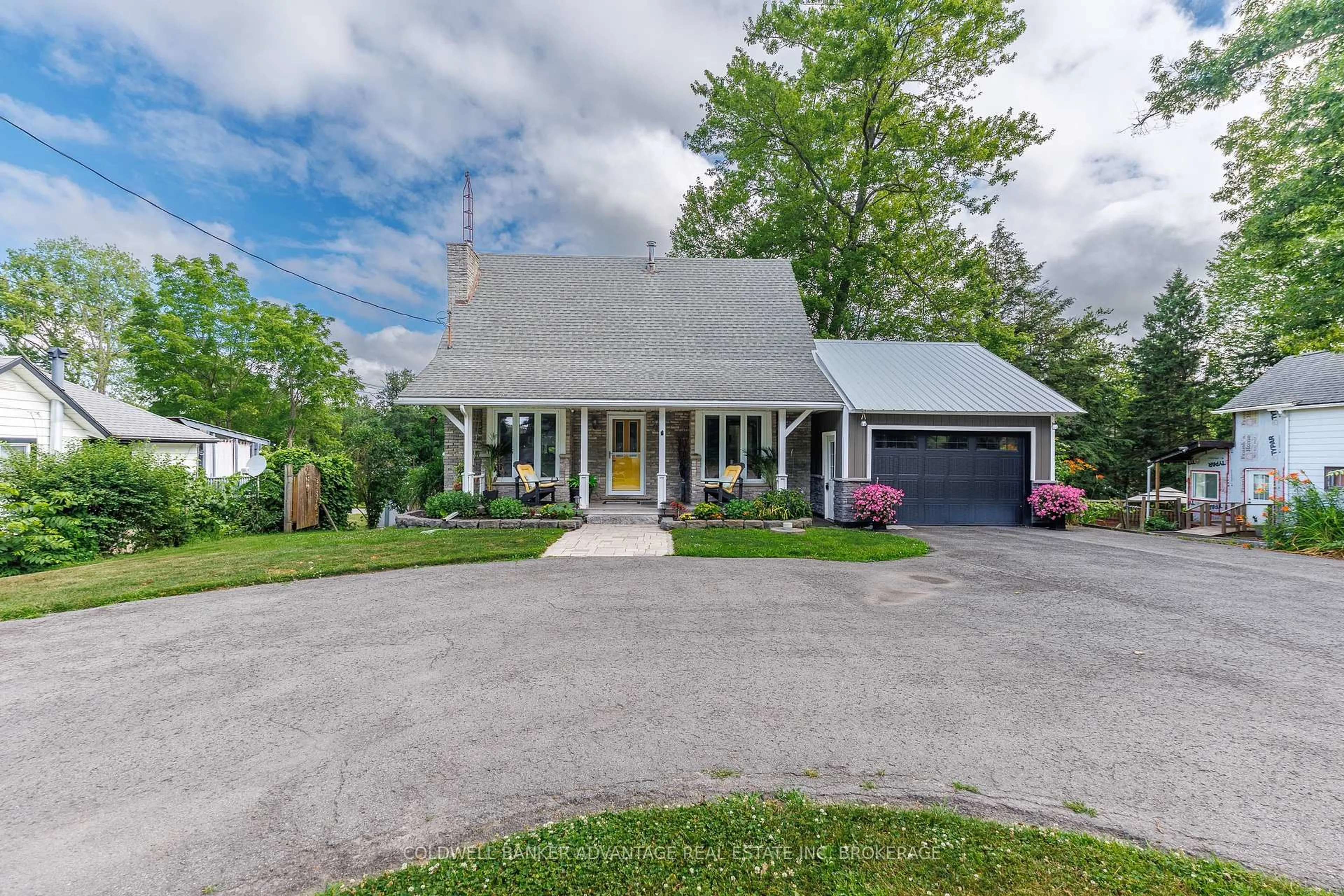 A pic from outside/outdoor area/front of a property/back of a property/a pic from drone, street for 10448 Lakeshore Rd, Wainfleet Ontario L3K 5V4