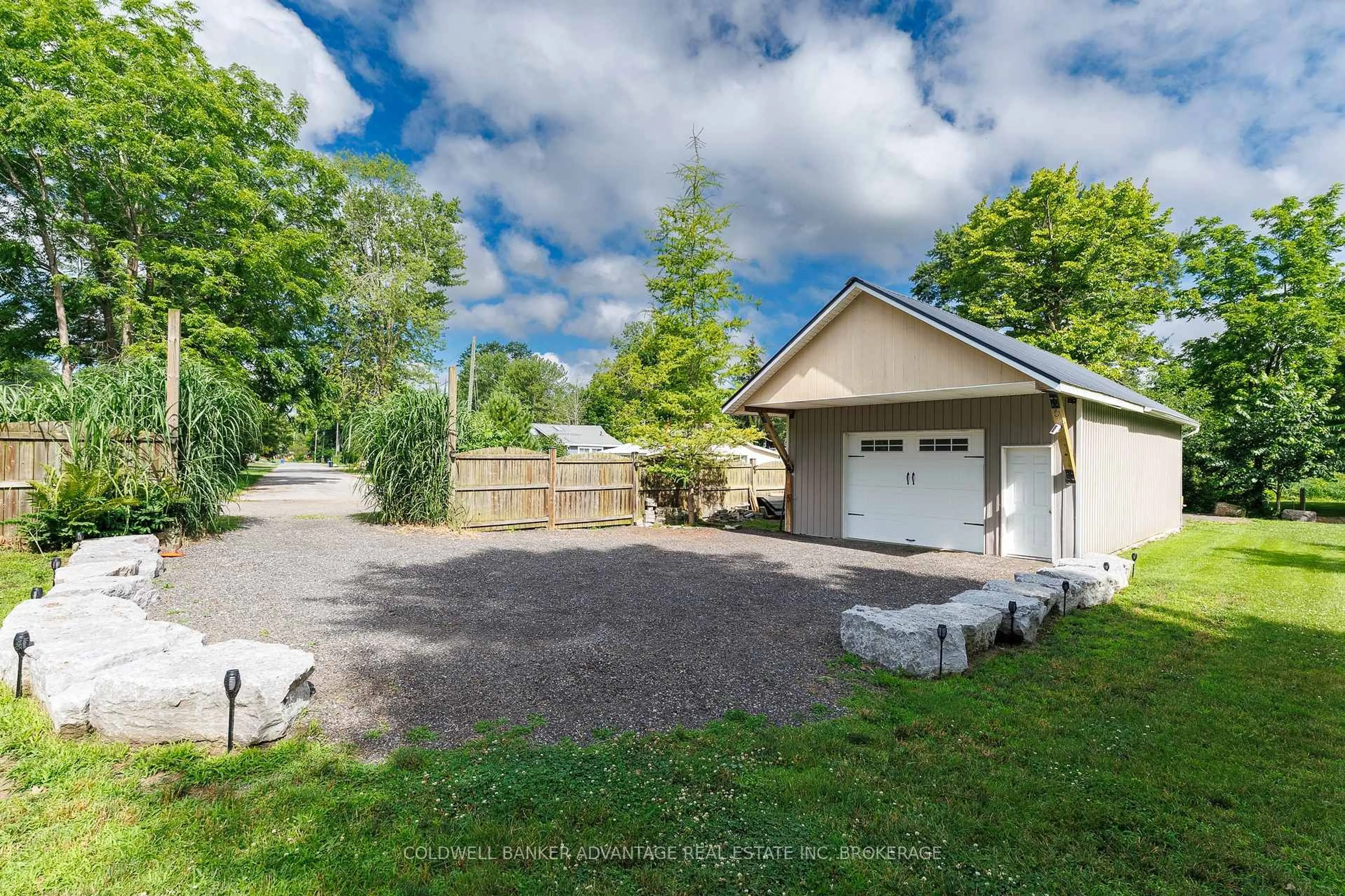 A pic from outside/outdoor area/front of a property/back of a property/a pic from drone, unknown for 10448 Lakeshore Rd, Wainfleet Ontario L3K 5V4