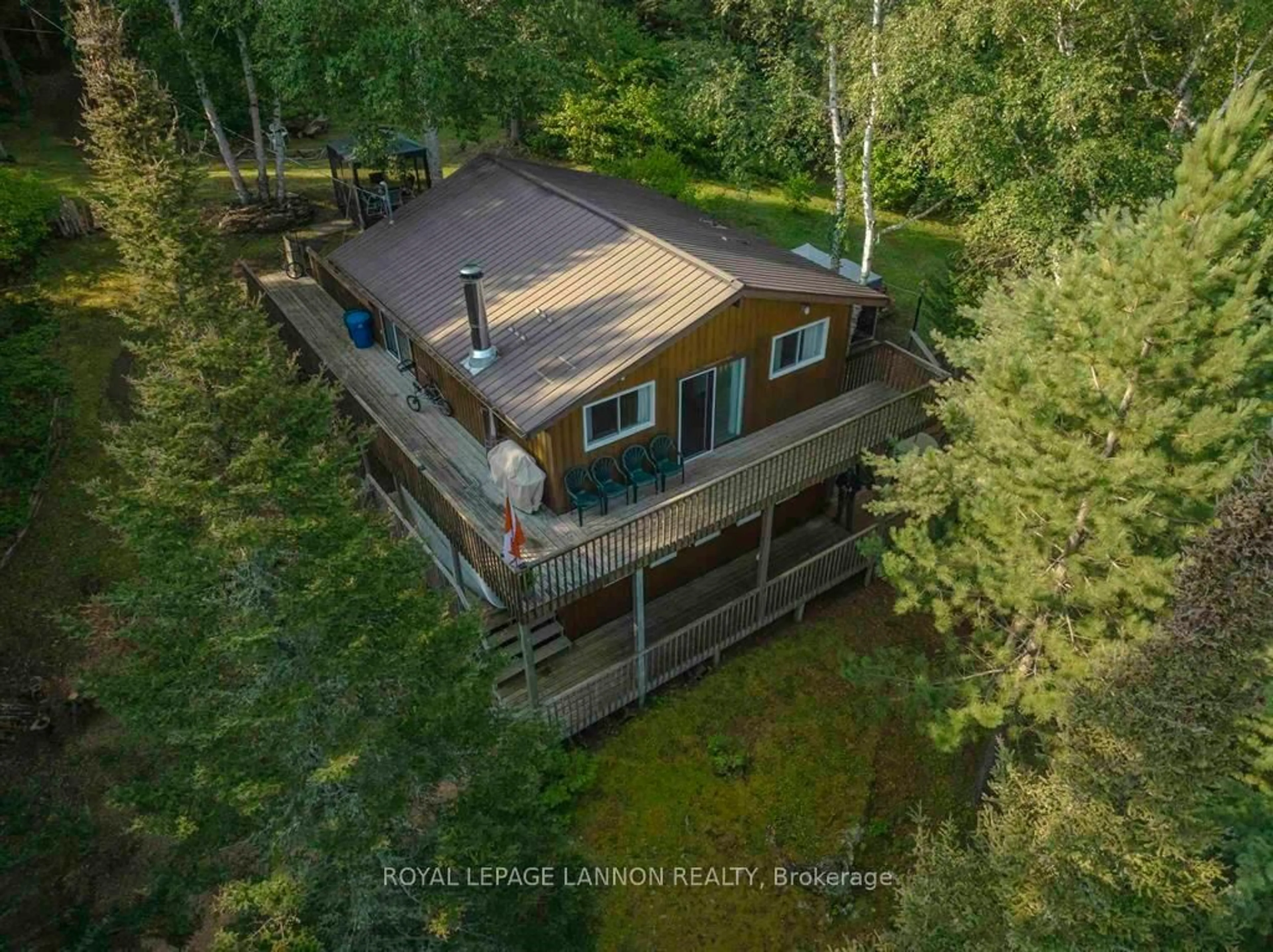 A pic from outside/outdoor area/front of a property/back of a property/a pic from drone, water/lake/river/ocean view for 388/342 CASTOR ISLAND, Thunder Bay Remote Area Ontario P0T 2T0
