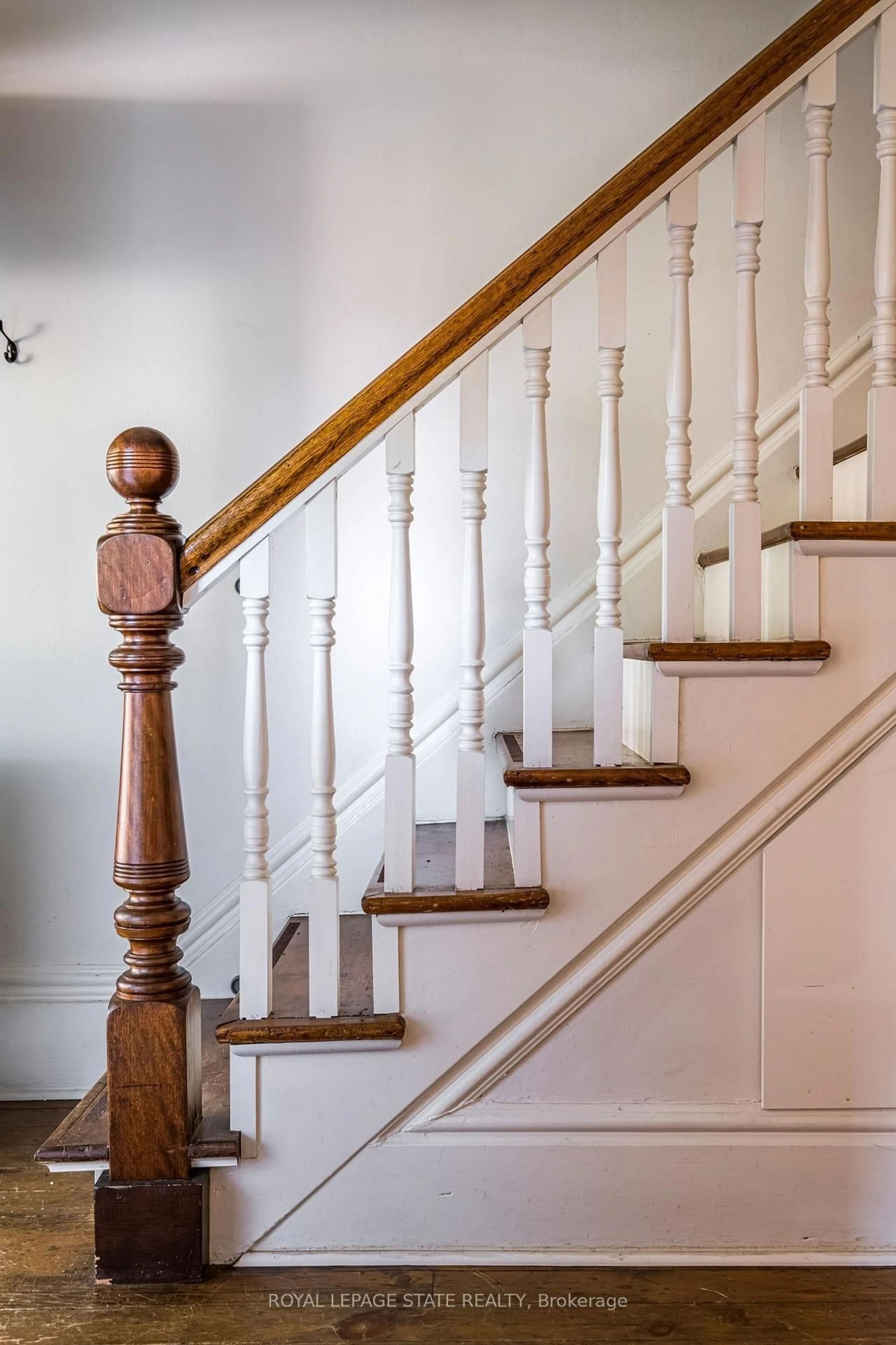 Stairs for 55 Erie Ave, Hamilton Ontario L8N 2W5