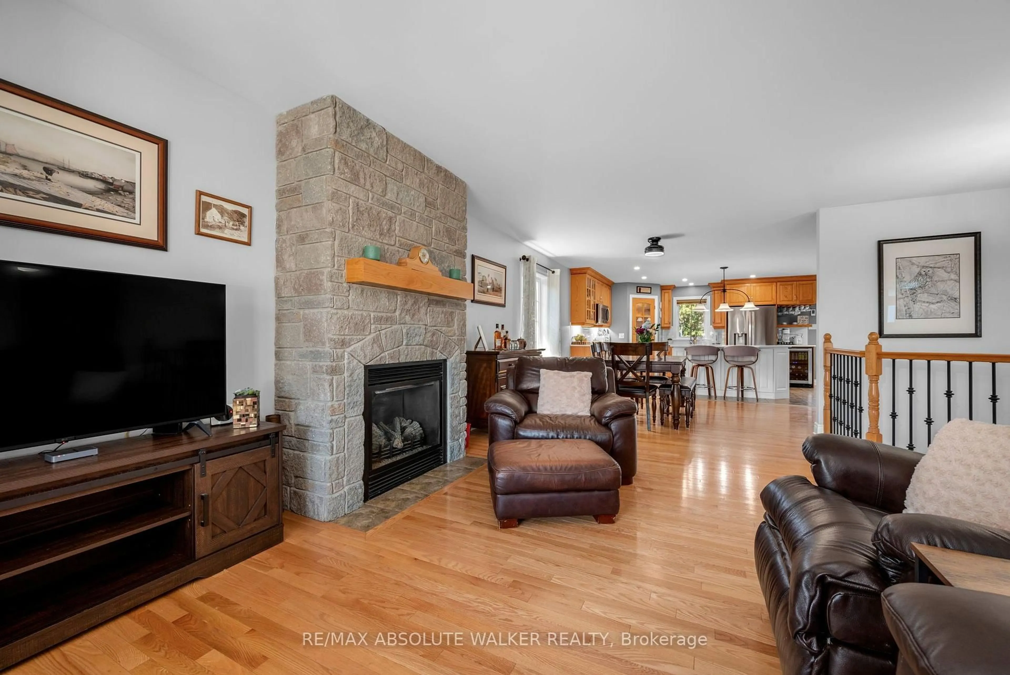 Unknown for 8 Settlement Lane, Russell Ontario K4R 0A4