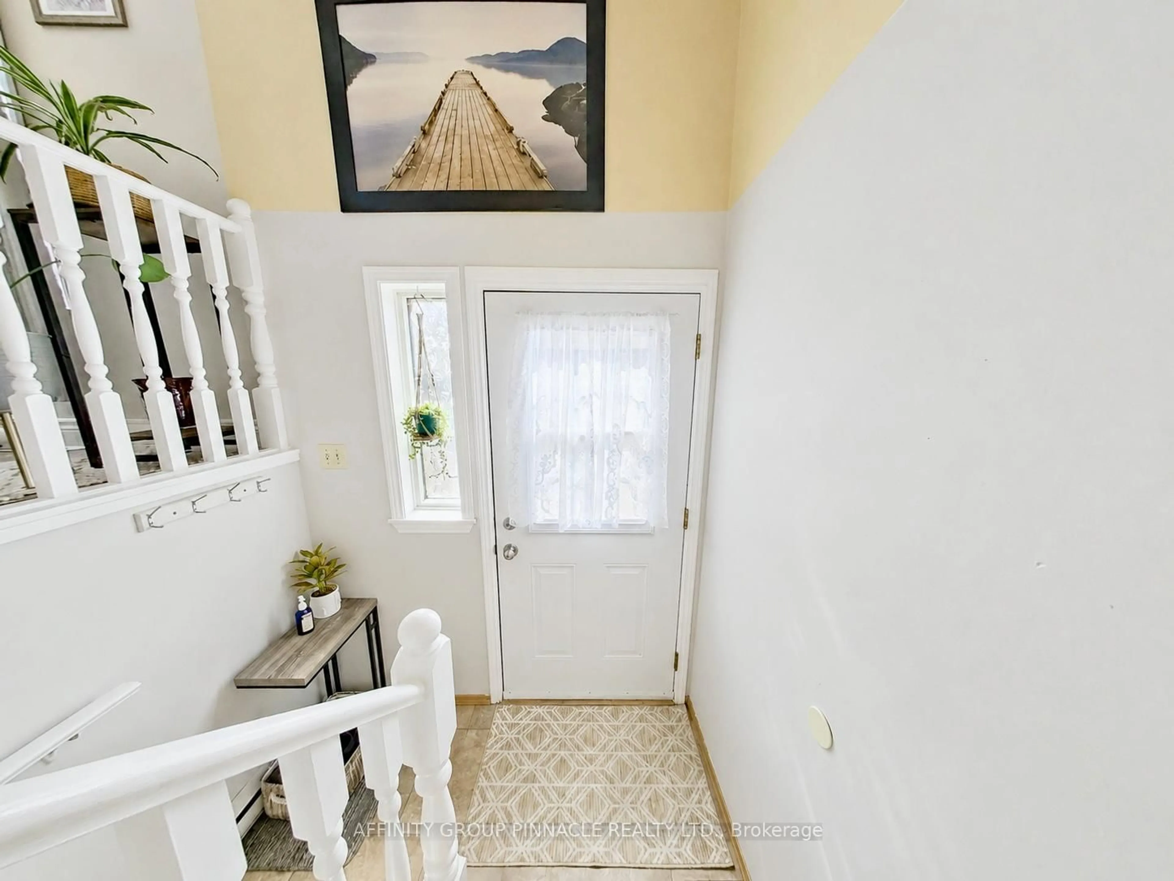Indoor entryway for 115 Mary St #24, Kawartha Lakes Ontario K9V 2N7