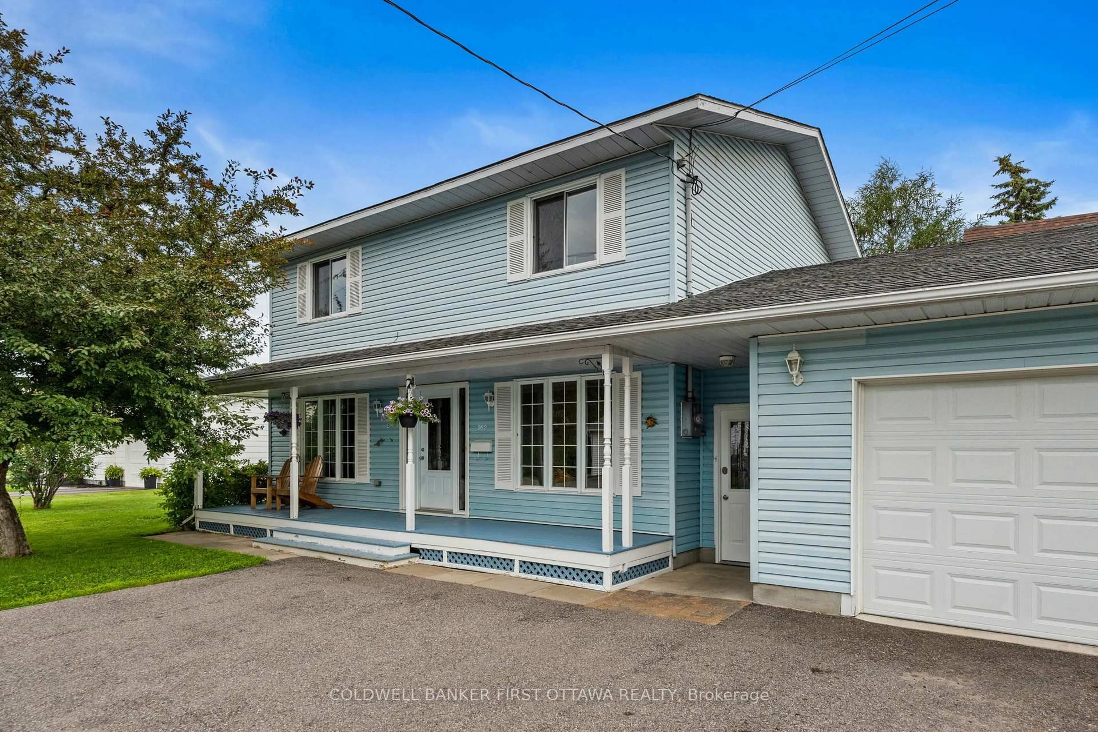 Home with vinyl exterior material, street for 202 Miguel St, Carleton Place Ontario K7C 1C5