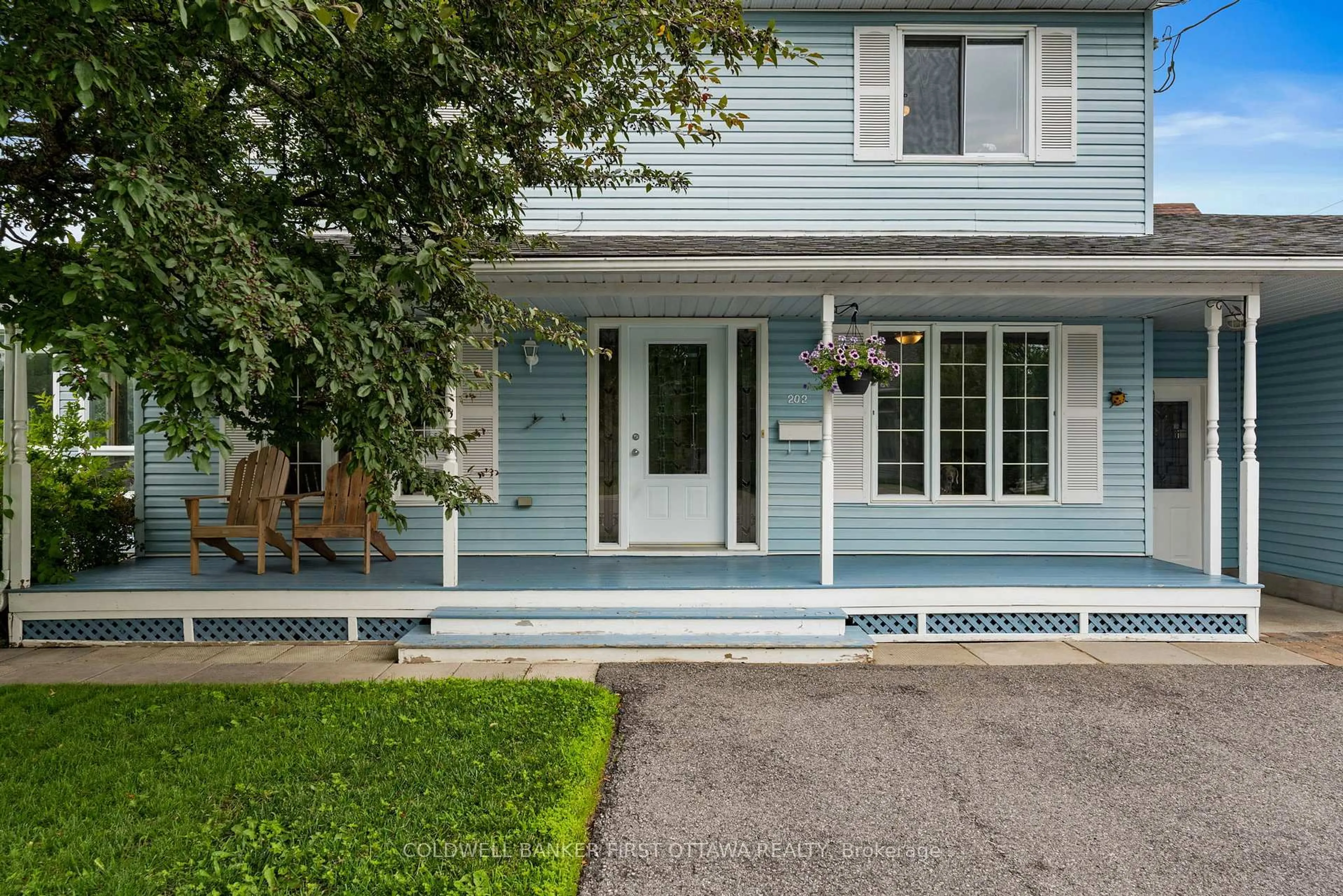Home with vinyl exterior material, street for 202 Miguel St, Carleton Place Ontario K7C 1C5