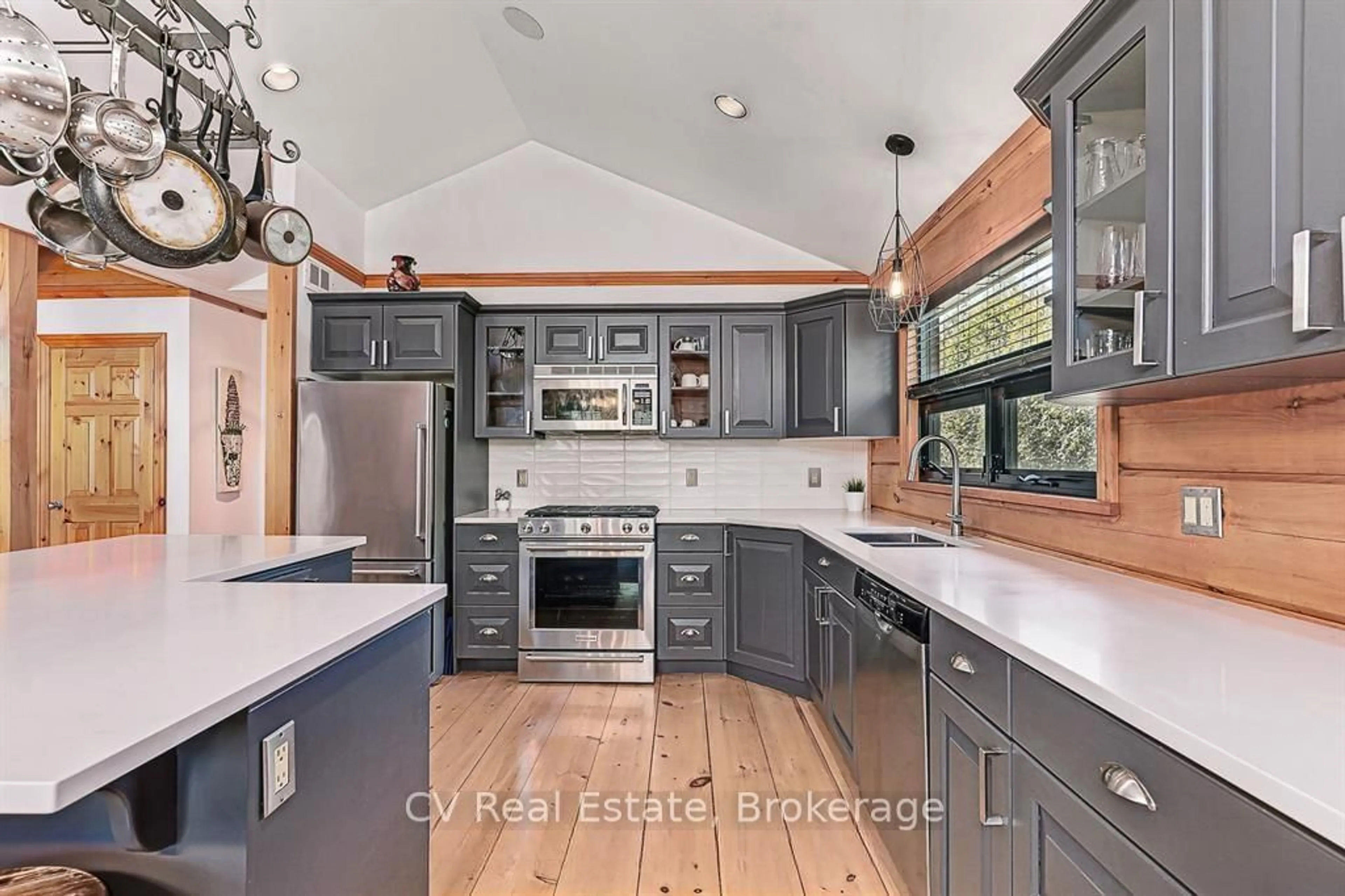 Open concept kitchen, unknown for 108 Cortina Cres, Blue Mountains Ontario L9Y 3Z2